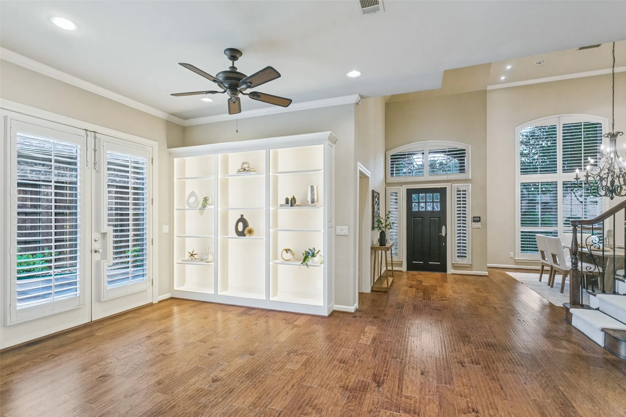 Single Family Residence For Sale in Collin County , 6003 Weymouth Drive, Dallas, Texas 75252, 3 Bedroom, 3 Bathroom, 2 Garage spaces, 3,011 Sqft, built in 1995, mls#21411129, Real Estate Agent in Dallas, Homes For Sale in Collin county, Homes For Sale in Dallas, Realtor in Dallas Texas, Real Estate Brokerage Independent Realty Texas, Luminita Cordes Realtor