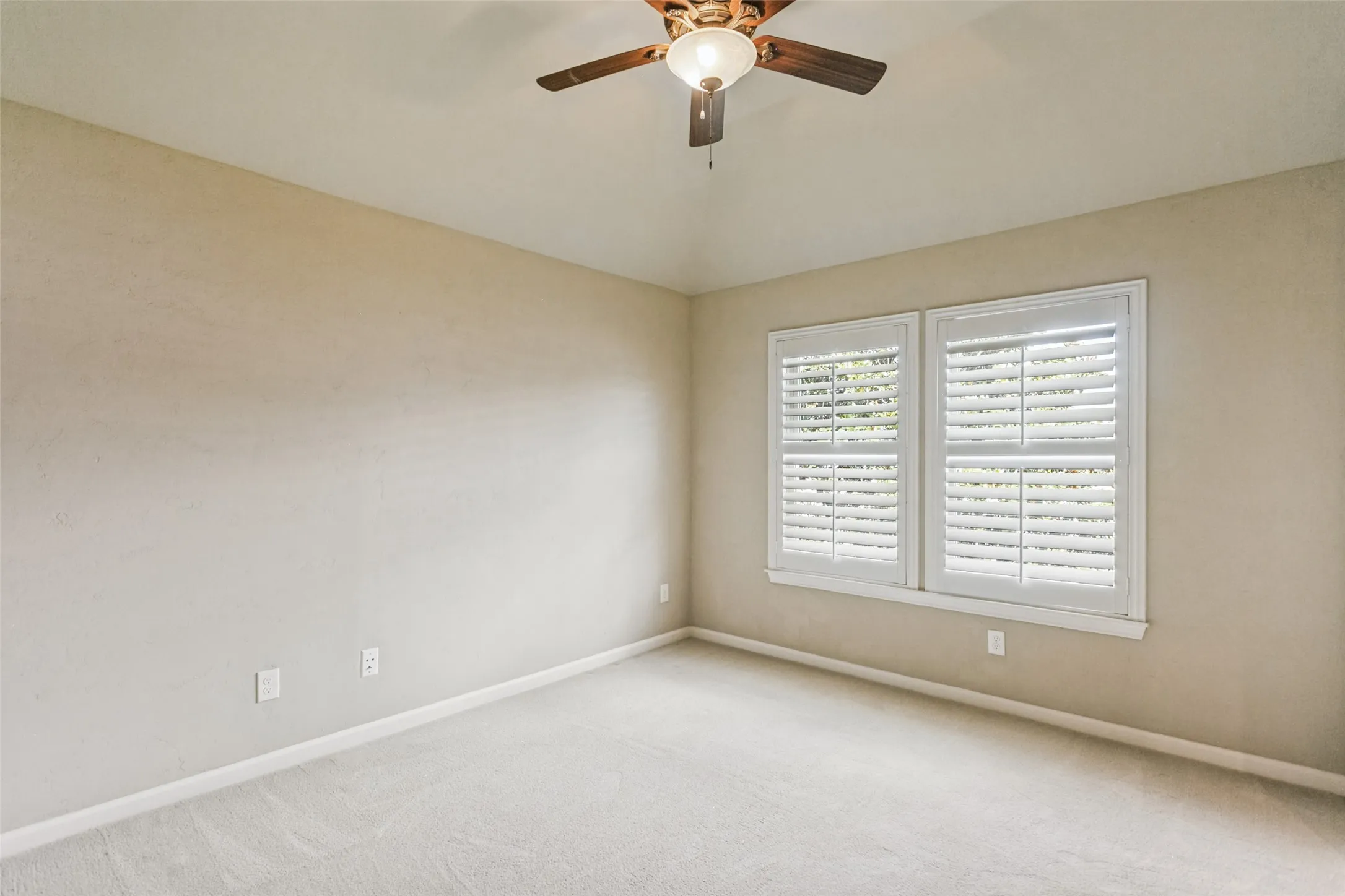 Single Family Residence For Sale in Collin County , 6003 Weymouth Drive, Dallas, Texas 75252, 3 Bedroom, 3 Bathroom, 2 Garage spaces, 3,011 Sqft, built in 1995, mls#21411129, Real Estate Agent in Dallas, Homes For Sale in Collin county, Homes For Sale in Dallas, Realtor in Dallas Texas, Real Estate Brokerage Independent Realty Texas, Luminita Cordes Realtor
