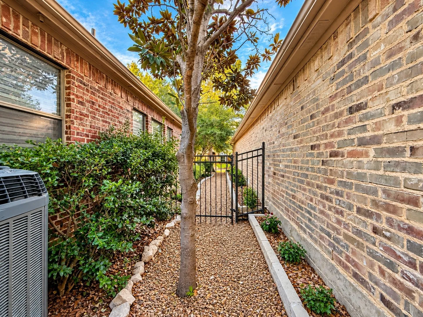 Single Family Residence For Sale in Denton County , 768 Ashleigh Lane, Lantana, Texas 76226, 3 Bedroom, 4 Bathroom, 3 Garage spaces, 2,938 Sqft, built in 2003, mls#21412031, Real Estate Agent in Lantana, Homes For Sale in Denton county, Homes For Sale in Lantana, Realtor in Lantana Texas, Real Estate Brokerage Independent Realty Texas, Luminita Cordes Realtor