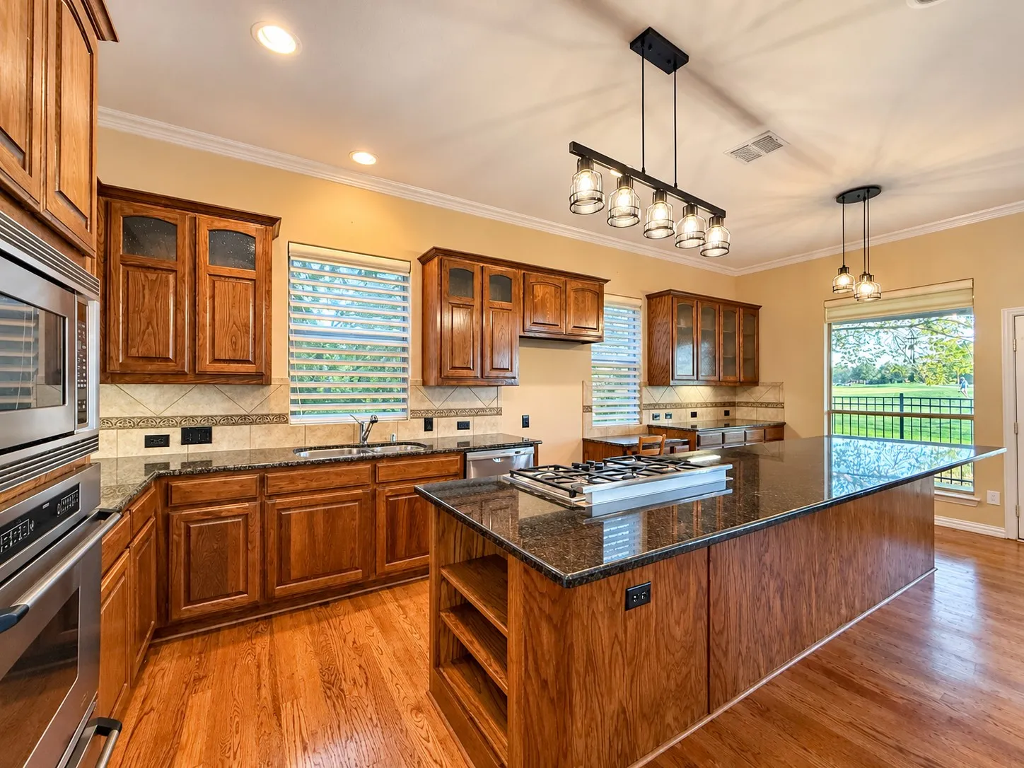Single Family Residence For Sale in Denton County , 768 Ashleigh Lane, Lantana, Texas 76226, 3 Bedroom, 4 Bathroom, 3 Garage spaces, 2,938 Sqft, built in 2003, mls#21412031, Real Estate Agent in Lantana, Homes For Sale in Denton county, Homes For Sale in Lantana, Realtor in Lantana Texas, Real Estate Brokerage Independent Realty Texas, Luminita Cordes Realtor
