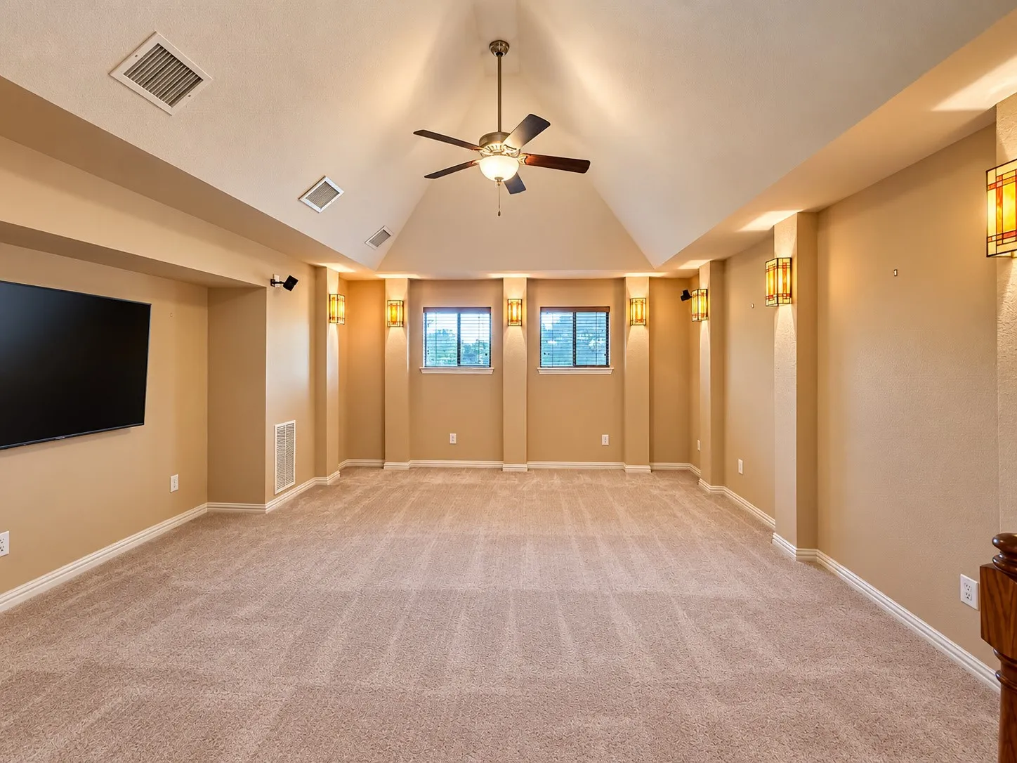 Single Family Residence For Sale in Denton County , 768 Ashleigh Lane, Lantana, Texas 76226, 3 Bedroom, 4 Bathroom, 3 Garage spaces, 2,938 Sqft, built in 2003, mls#21412031, Real Estate Agent in Lantana, Homes For Sale in Denton county, Homes For Sale in Lantana, Realtor in Lantana Texas, Real Estate Brokerage Independent Realty Texas, Luminita Cordes Realtor