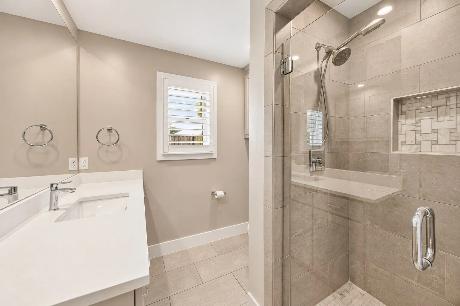 Full Bathroom located near the 4th bedroom