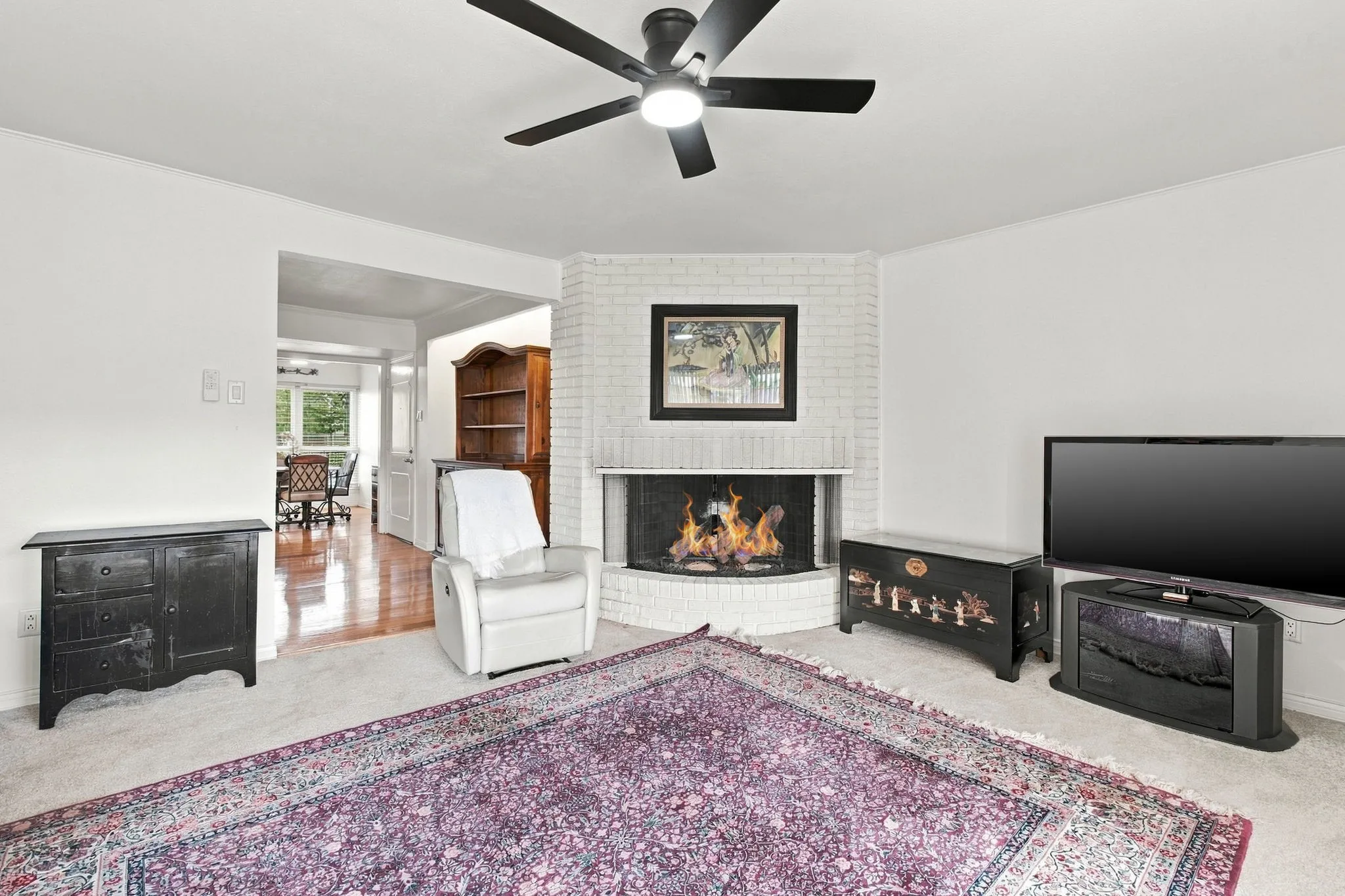 Condominium For Sale in Dallas County , 15930 Stillwood Street 2070, Dallas, Texas 75248, 2 Bedroom, 1 Bathroom, Garage spaces, 1,116 Sqft, built in 1968, mls#21410839, Real Estate Agent in Dallas, Homes For Sale in Dallas county, Homes For Sale in Dallas, Realtor in Dallas Texas, Real Estate Brokerage Independent Realty Texas, Luminita Cordes Realtor