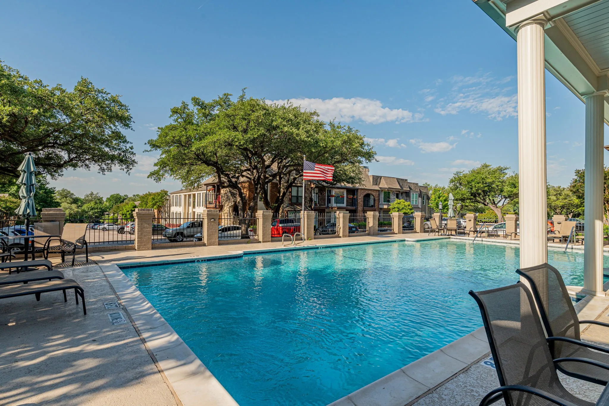 Condominium For Sale in Dallas County , 15930 Stillwood Street 2070, Dallas, Texas 75248, 2 Bedroom, 1 Bathroom, Garage spaces, 1,116 Sqft, built in 1968, mls#21410839, Real Estate Agent in Dallas, Homes For Sale in Dallas county, Homes For Sale in Dallas, Realtor in Dallas Texas, Real Estate Brokerage Independent Realty Texas, Luminita Cordes Realtor