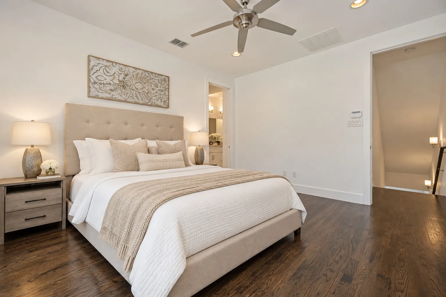 Townhouse For Sale in Dallas County , 3017 Zenia Drive, Dallas, Texas 75204, 2 Bedroom, 3 Bathroom, 2 Garage spaces, 1,909 Sqft, built in 2014, mls#21413423, Real Estate Agent in Dallas, Homes For Sale in Dallas county, Homes For Sale in Dallas, Realtor in Dallas Texas, Real Estate Brokerage Independent Realty Texas, Luminita Cordes Realtor