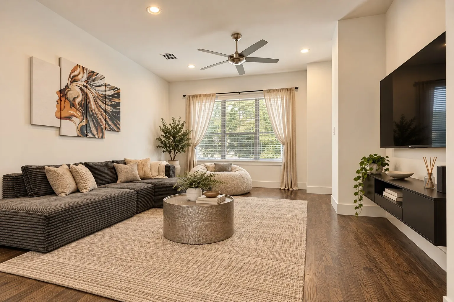 Townhouse For Sale in Dallas County , 3017 Zenia Drive, Dallas, Texas 75204, 2 Bedroom, 3 Bathroom, 2 Garage spaces, 1,909 Sqft, built in 2014, mls#21413423, Real Estate Agent in Dallas, Homes For Sale in Dallas county, Homes For Sale in Dallas, Realtor in Dallas Texas, Real Estate Brokerage Independent Realty Texas, Luminita Cordes Realtor