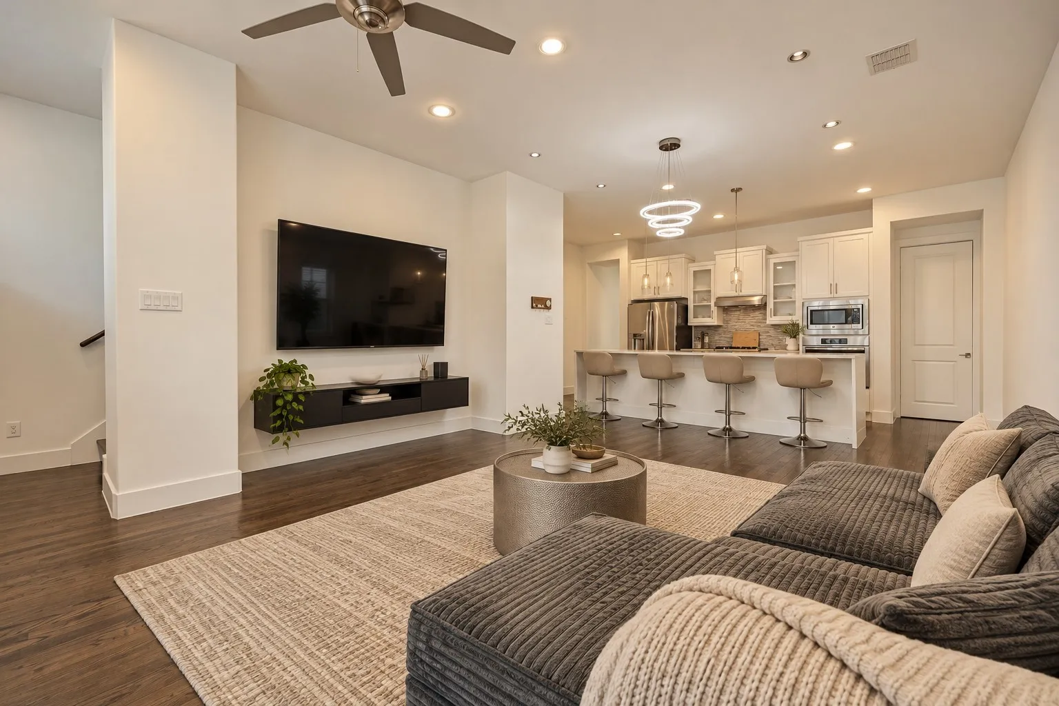 Townhouse For Sale in Dallas County , 3017 Zenia Drive, Dallas, Texas 75204, 2 Bedroom, 3 Bathroom, 2 Garage spaces, 1,909 Sqft, built in 2014, mls#21413423, Real Estate Agent in Dallas, Homes For Sale in Dallas county, Homes For Sale in Dallas, Realtor in Dallas Texas, Real Estate Brokerage Independent Realty Texas, Luminita Cordes Realtor