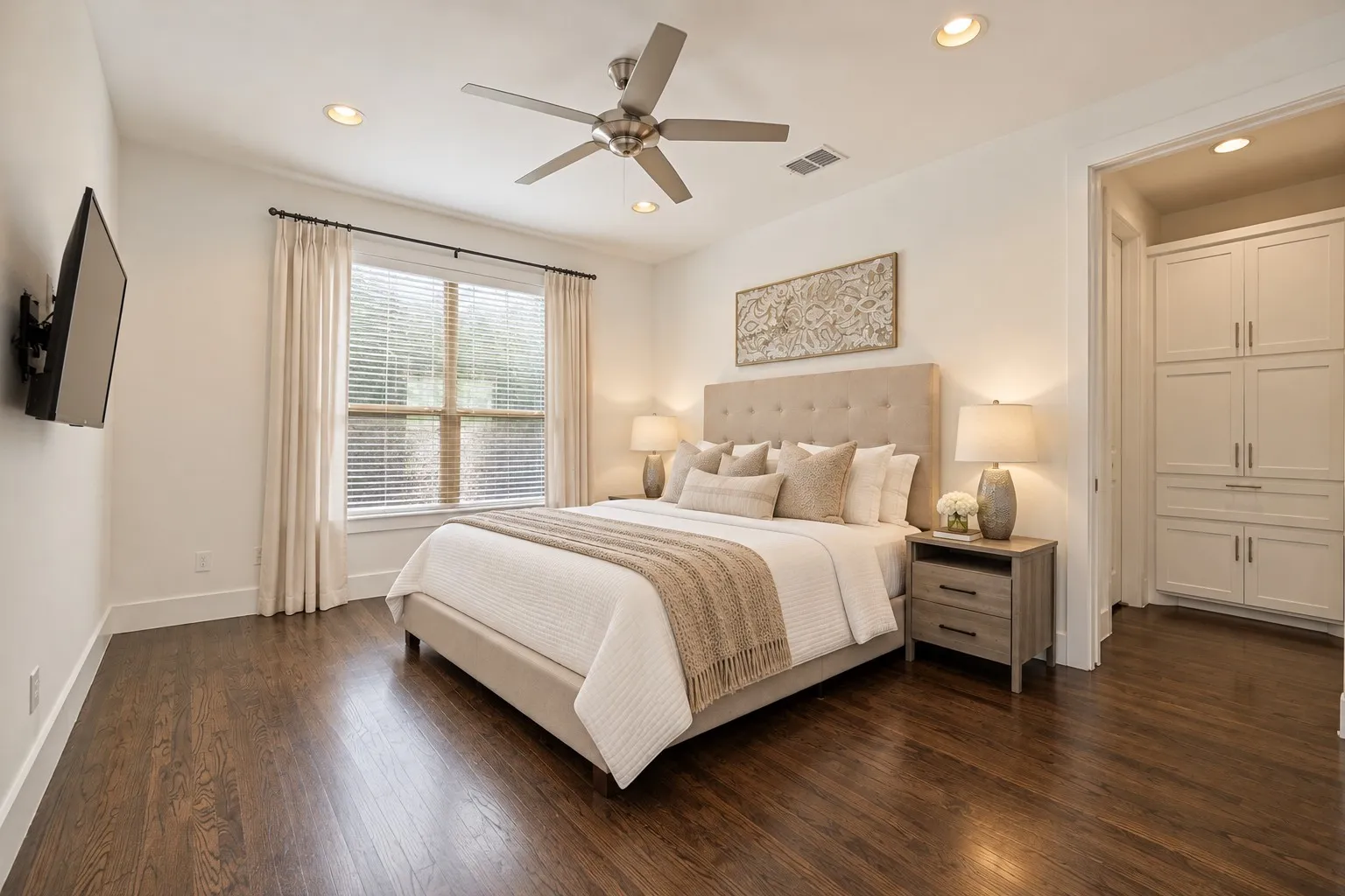Townhouse For Sale in Dallas County , 3017 Zenia Drive, Dallas, Texas 75204, 2 Bedroom, 3 Bathroom, 2 Garage spaces, 1,909 Sqft, built in 2014, mls#21413423, Real Estate Agent in Dallas, Homes For Sale in Dallas county, Homes For Sale in Dallas, Realtor in Dallas Texas, Real Estate Brokerage Independent Realty Texas, Luminita Cordes Realtor
