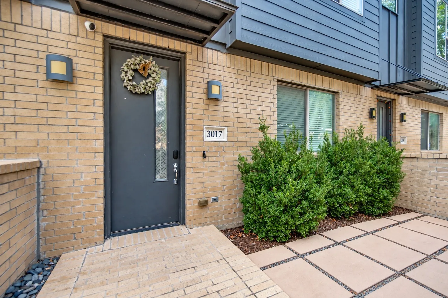 Townhouse For Sale in Dallas County , 3017 Zenia Drive, Dallas, Texas 75204, 2 Bedroom, 3 Bathroom, 2 Garage spaces, 1,909 Sqft, built in 2014, mls#21413423, Real Estate Agent in Dallas, Homes For Sale in Dallas county, Homes For Sale in Dallas, Realtor in Dallas Texas, Real Estate Brokerage Independent Realty Texas, Luminita Cordes Realtor