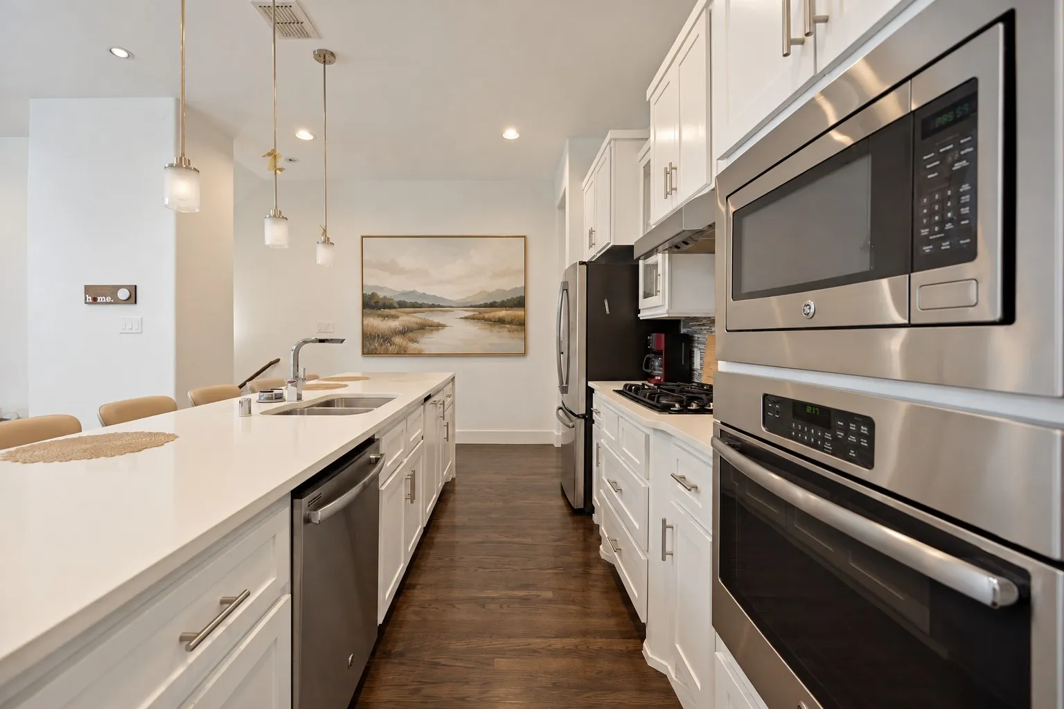 Townhouse For Sale in Dallas County , 3017 Zenia Drive, Dallas, Texas 75204, 2 Bedroom, 3 Bathroom, 2 Garage spaces, 1,909 Sqft, built in 2014, mls#21413423, Real Estate Agent in Dallas, Homes For Sale in Dallas county, Homes For Sale in Dallas, Realtor in Dallas Texas, Real Estate Brokerage Independent Realty Texas, Luminita Cordes Realtor
