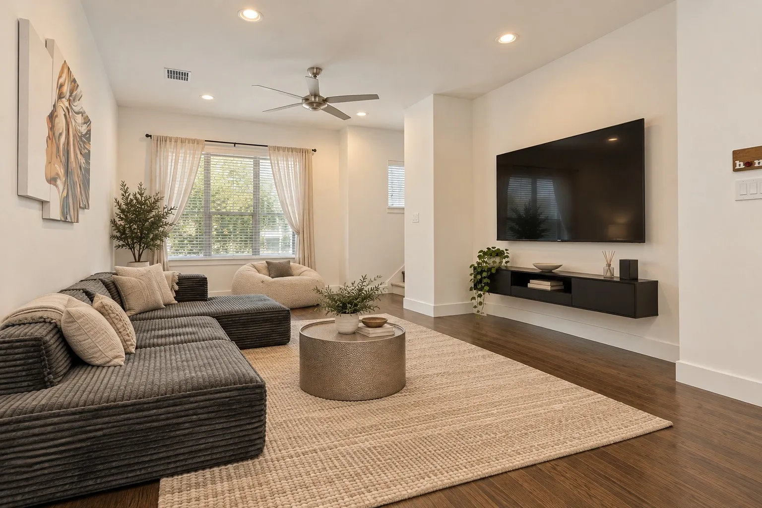 Townhouse For Sale in Dallas County , 3017 Zenia Drive, Dallas, Texas 75204, 2 Bedroom, 3 Bathroom, 2 Garage spaces, 1,909 Sqft, built in 2014, mls#21413423, Real Estate Agent in Dallas, Homes For Sale in Dallas county, Homes For Sale in Dallas, Realtor in Dallas Texas, Real Estate Brokerage Independent Realty Texas, Luminita Cordes Realtor