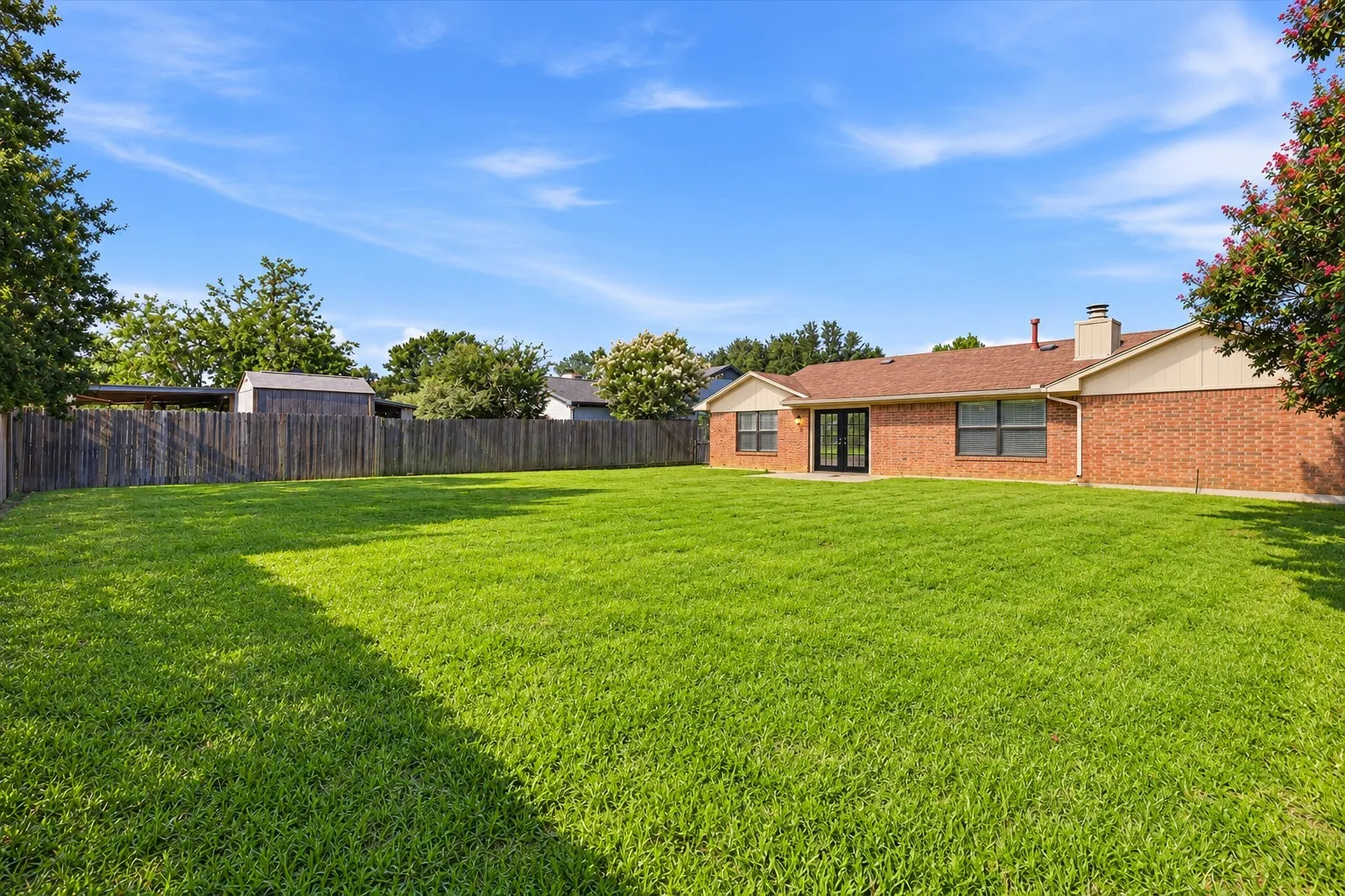 Single Family Residence For Sale in Denton County , 1815 Wisteria Street, Denton, Texas 76205, 3 Bedroom, 2 Bathroom, 2 Garage spaces, 1,680 Sqft, built in 1984, mls#21411926, Real Estate Agent in Denton, Homes For Sale in Denton county, Homes For Sale in Denton, Realtor in Denton Texas, Real Estate Brokerage Independent Realty Texas, Luminita Cordes Realtor