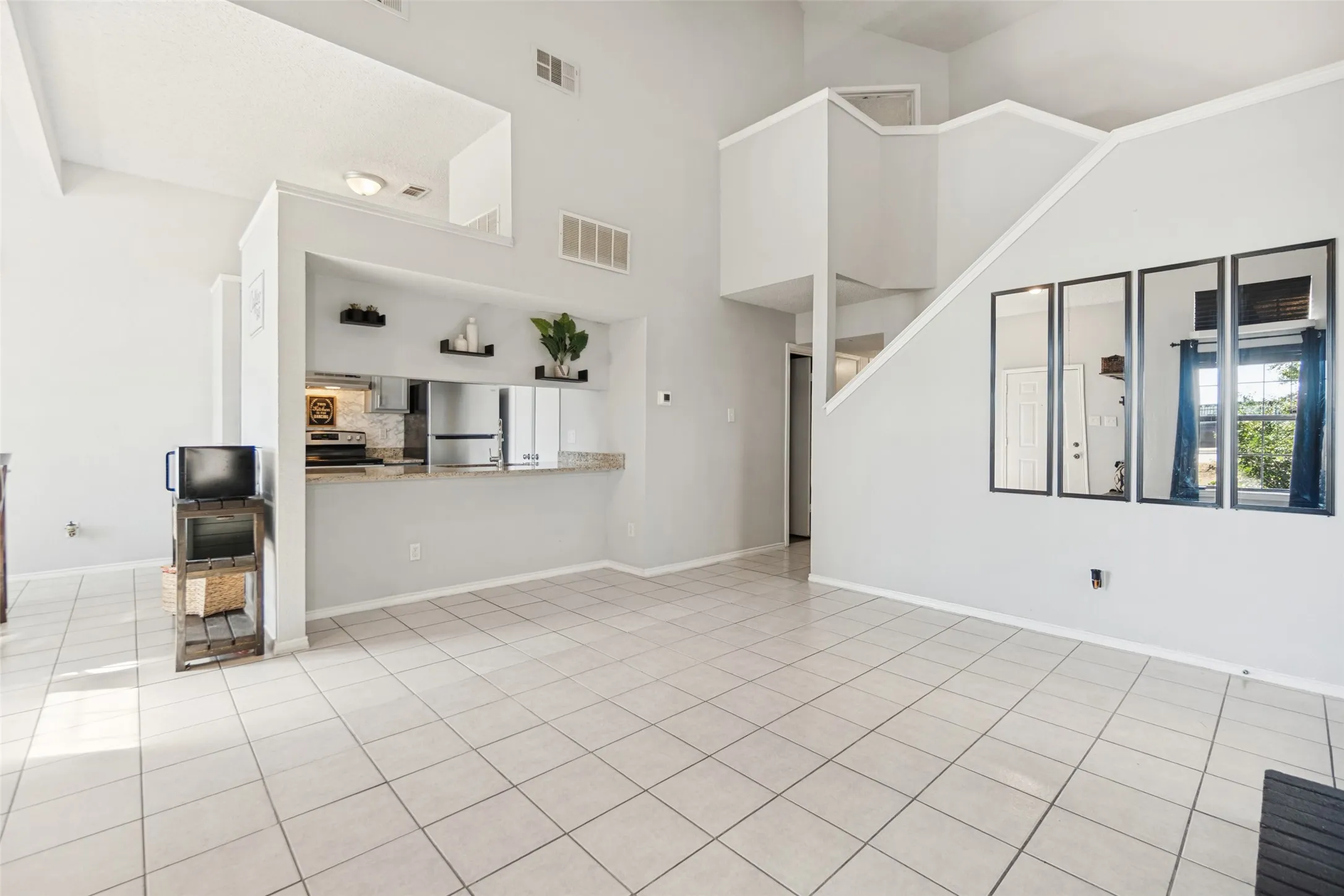 Single Family Residence For Sale in Dallas County , 4935 Lomax Drive, Dallas, Texas 75227, 3 Bedroom, 2 Bathroom, 2 Garage spaces, 1,267 Sqft, built in 1987, mls#21412887, Real Estate Agent in Dallas, Homes For Sale in Dallas county, Homes For Sale in Dallas, Realtor in Dallas Texas, Real Estate Brokerage Independent Realty Texas, Luminita Cordes Realtor