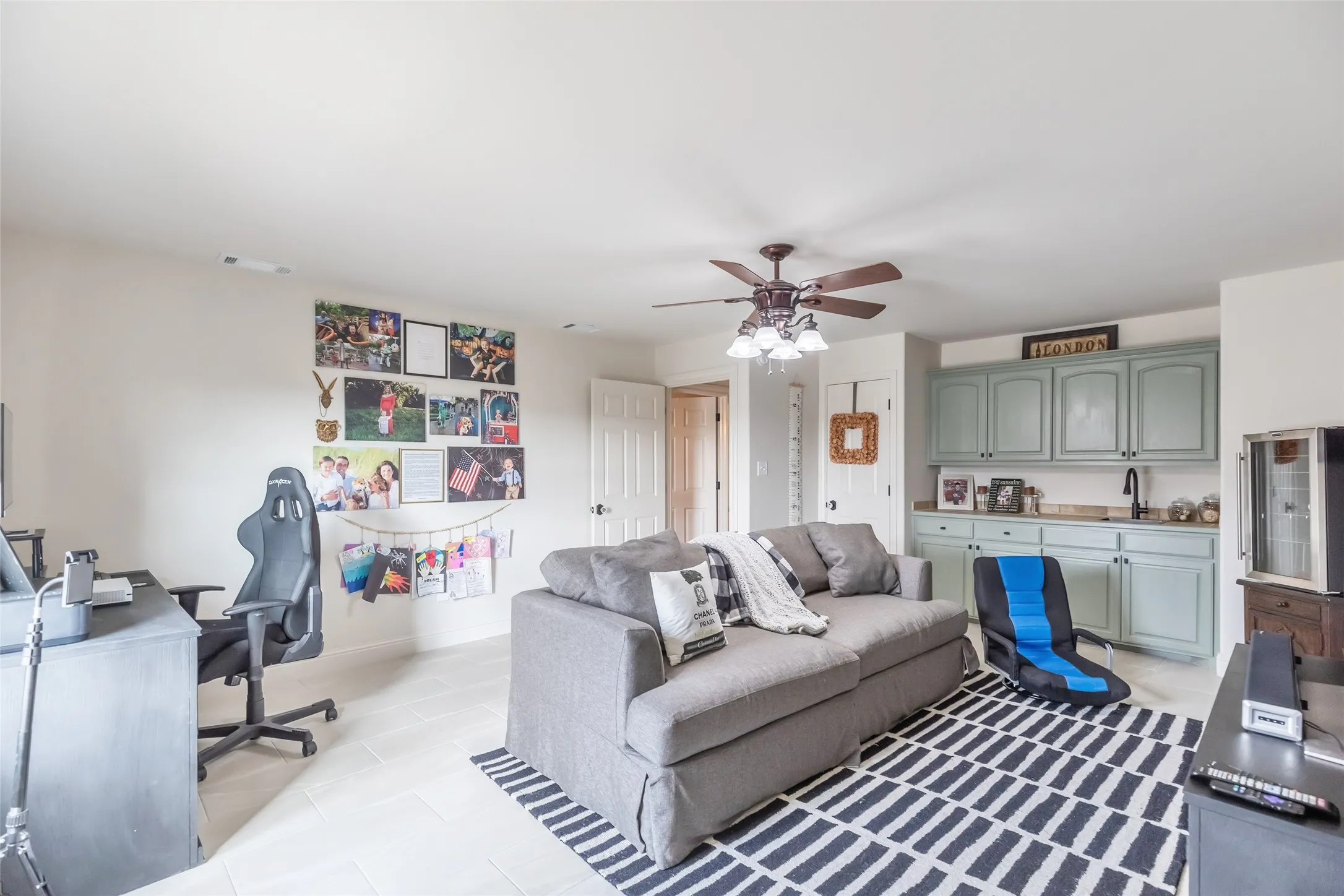 Single Family Residence For Sale in Taylor County , 8325 Thompson Parkway, Abilene, Texas 79606, 6 Bedroom, 3 Bathroom, 2 Garage spaces, 3,543 Sqft, built in 2006, mls#21413444, Real Estate Agent in Abilene, Homes For Sale in Taylor county, Homes For Sale in Abilene, Realtor in Abilene Texas, Real Estate Brokerage Independent Realty Texas, Luminita Cordes Realtor