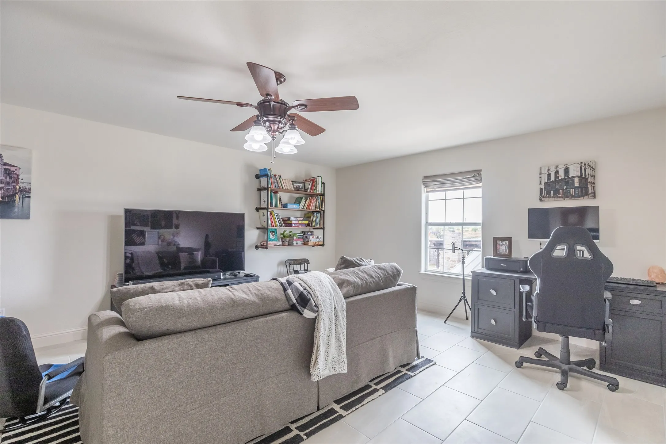 Single Family Residence For Sale in Taylor County , 8325 Thompson Parkway, Abilene, Texas 79606, 6 Bedroom, 3 Bathroom, 2 Garage spaces, 3,543 Sqft, built in 2006, mls#21413444, Real Estate Agent in Abilene, Homes For Sale in Taylor county, Homes For Sale in Abilene, Realtor in Abilene Texas, Real Estate Brokerage Independent Realty Texas, Luminita Cordes Realtor
