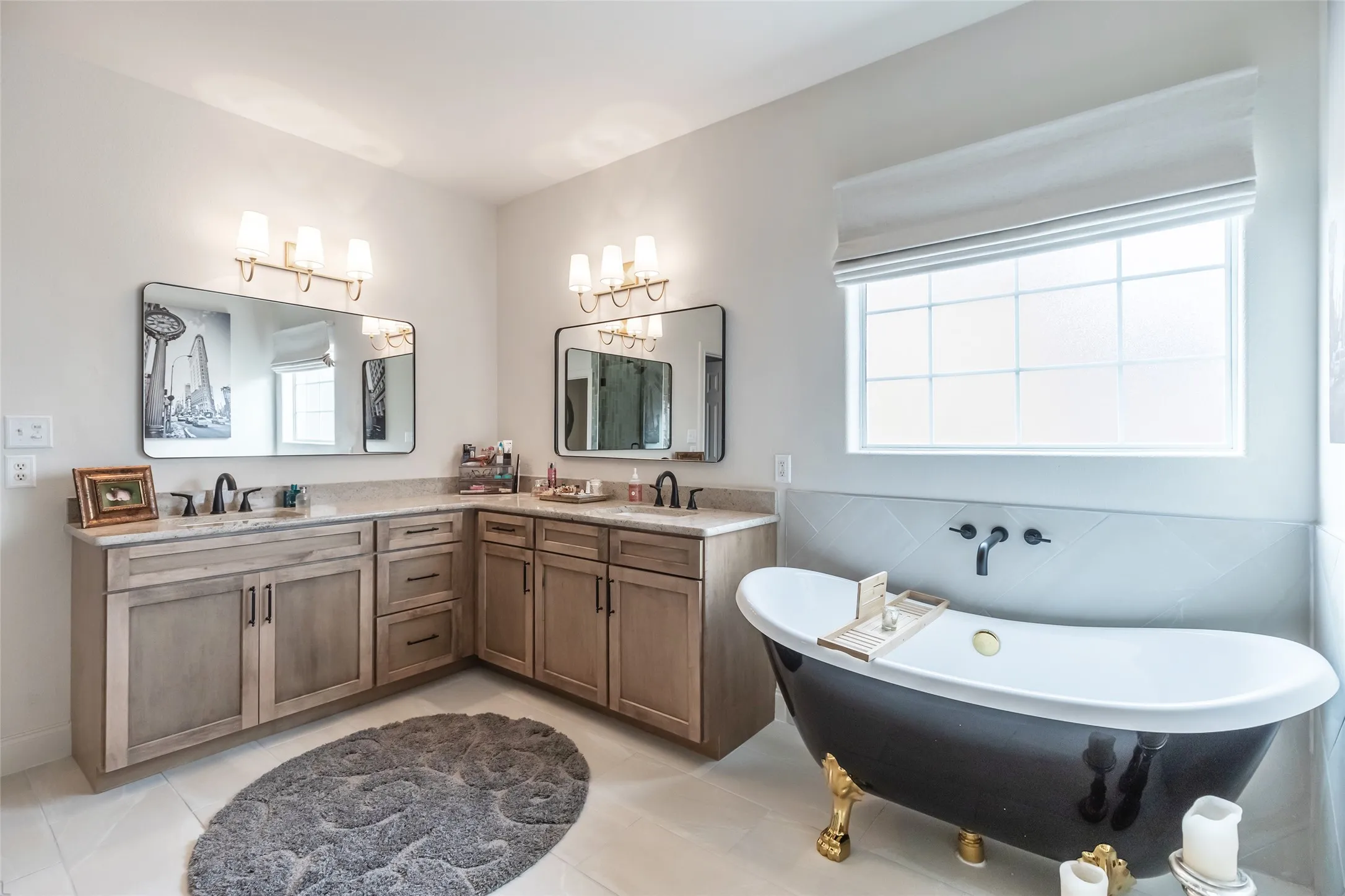 Single Family Residence For Sale in Taylor County , 8325 Thompson Parkway, Abilene, Texas 79606, 6 Bedroom, 3 Bathroom, 2 Garage spaces, 3,543 Sqft, built in 2006, mls#21413444, Real Estate Agent in Abilene, Homes For Sale in Taylor county, Homes For Sale in Abilene, Realtor in Abilene Texas, Real Estate Brokerage Independent Realty Texas, Luminita Cordes Realtor