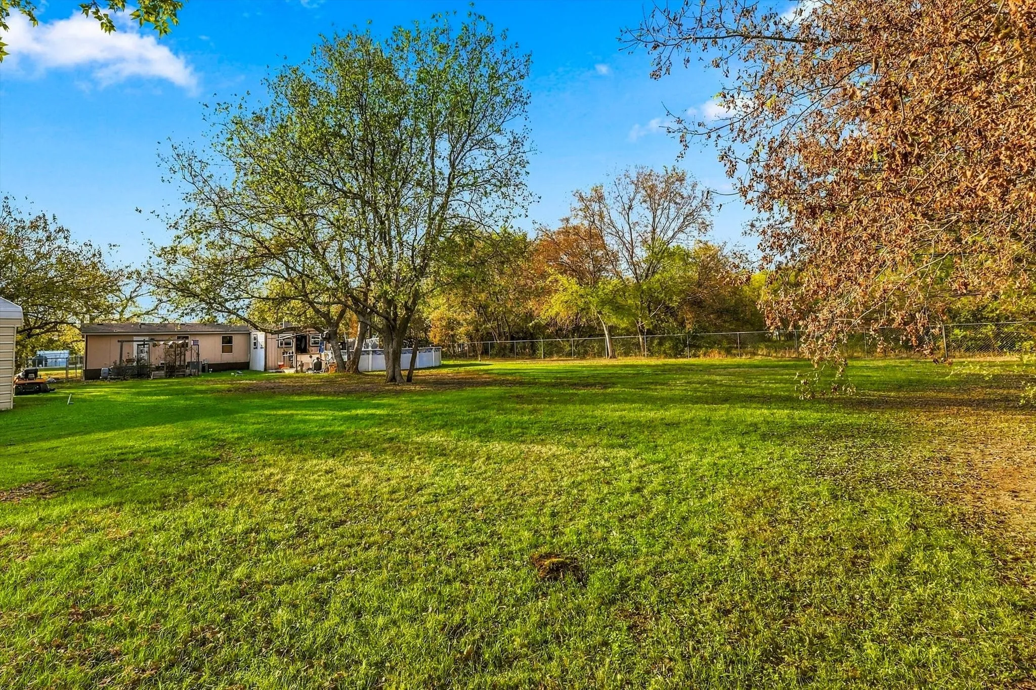 Manufactured Home For Sale in Denton County , 1250 Nutmeg Lane, Ponder, Texas 76259, 3 Bedroom, 2 Bathroom, Garage spaces, 1,680 Sqft, built in 1999, mls#21413531, Real Estate Agent in Ponder, Homes For Sale in Denton county, Homes For Sale in Ponder, Realtor in Ponder Texas, Real Estate Brokerage Independent Realty Texas, Luminita Cordes Realtor