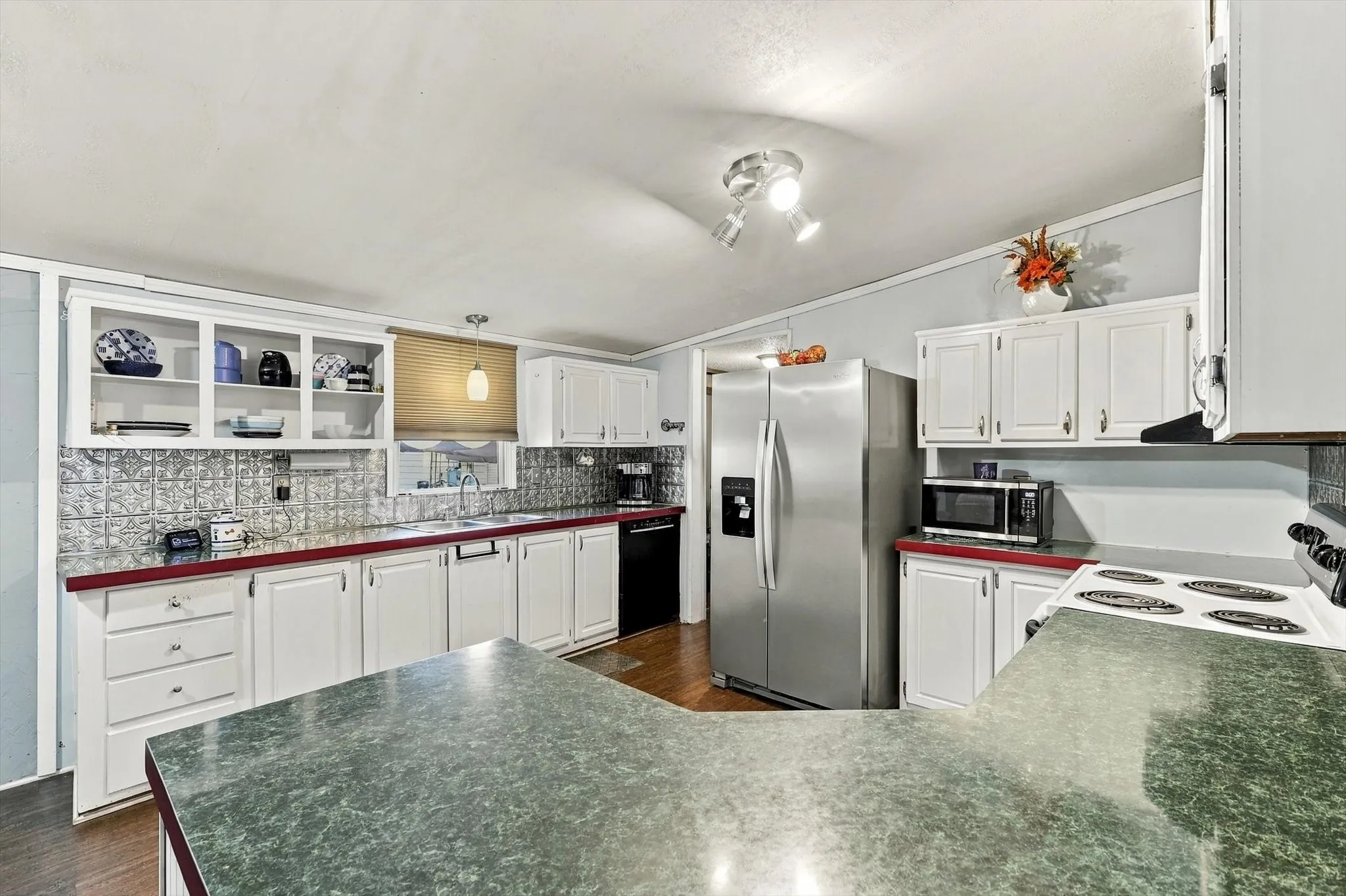 Manufactured Home For Sale in Denton County , 1250 Nutmeg Lane, Ponder, Texas 76259, 3 Bedroom, 2 Bathroom, Garage spaces, 1,680 Sqft, built in 1999, mls#21413531, Real Estate Agent in Ponder, Homes For Sale in Denton county, Homes For Sale in Ponder, Realtor in Ponder Texas, Real Estate Brokerage Independent Realty Texas, Luminita Cordes Realtor