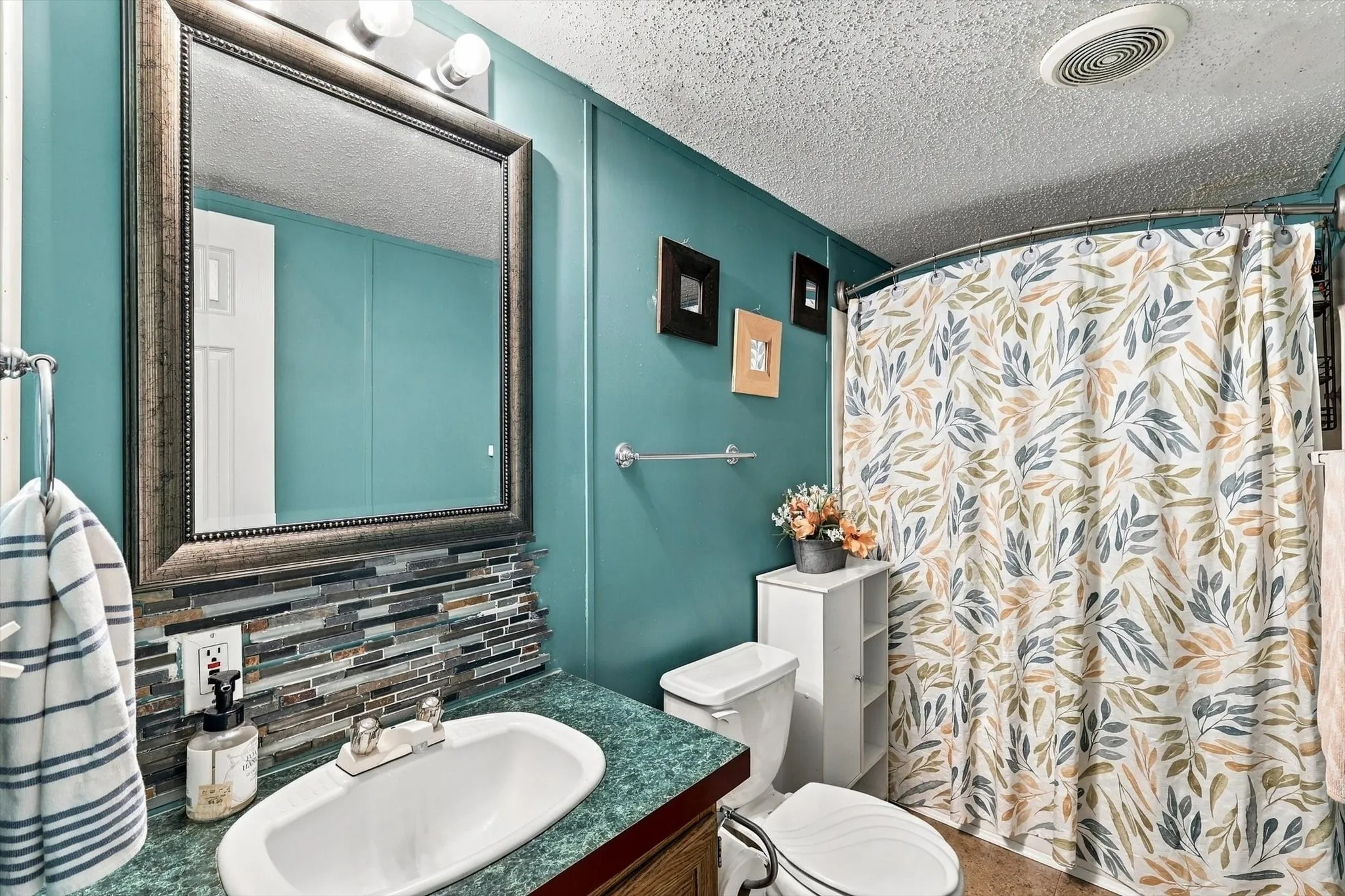 Manufactured Home For Sale in Denton County , 1250 Nutmeg Lane, Ponder, Texas 76259, 3 Bedroom, 2 Bathroom, Garage spaces, 1,680 Sqft, built in 1999, mls#21413531, Real Estate Agent in Ponder, Homes For Sale in Denton county, Homes For Sale in Ponder, Realtor in Ponder Texas, Real Estate Brokerage Independent Realty Texas, Luminita Cordes Realtor