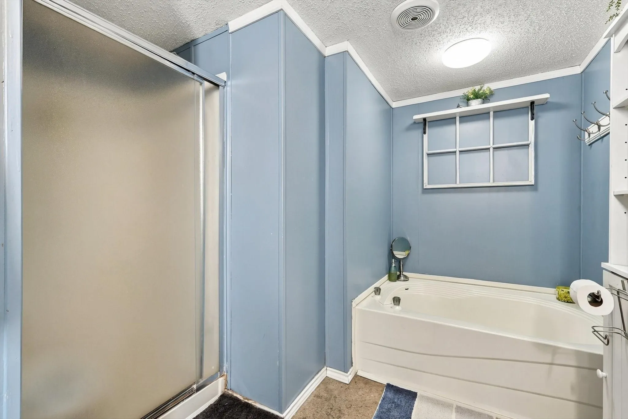 Manufactured Home For Sale in Denton County , 1250 Nutmeg Lane, Ponder, Texas 76259, 3 Bedroom, 2 Bathroom, Garage spaces, 1,680 Sqft, built in 1999, mls#21413531, Real Estate Agent in Ponder, Homes For Sale in Denton county, Homes For Sale in Ponder, Realtor in Ponder Texas, Real Estate Brokerage Independent Realty Texas, Luminita Cordes Realtor