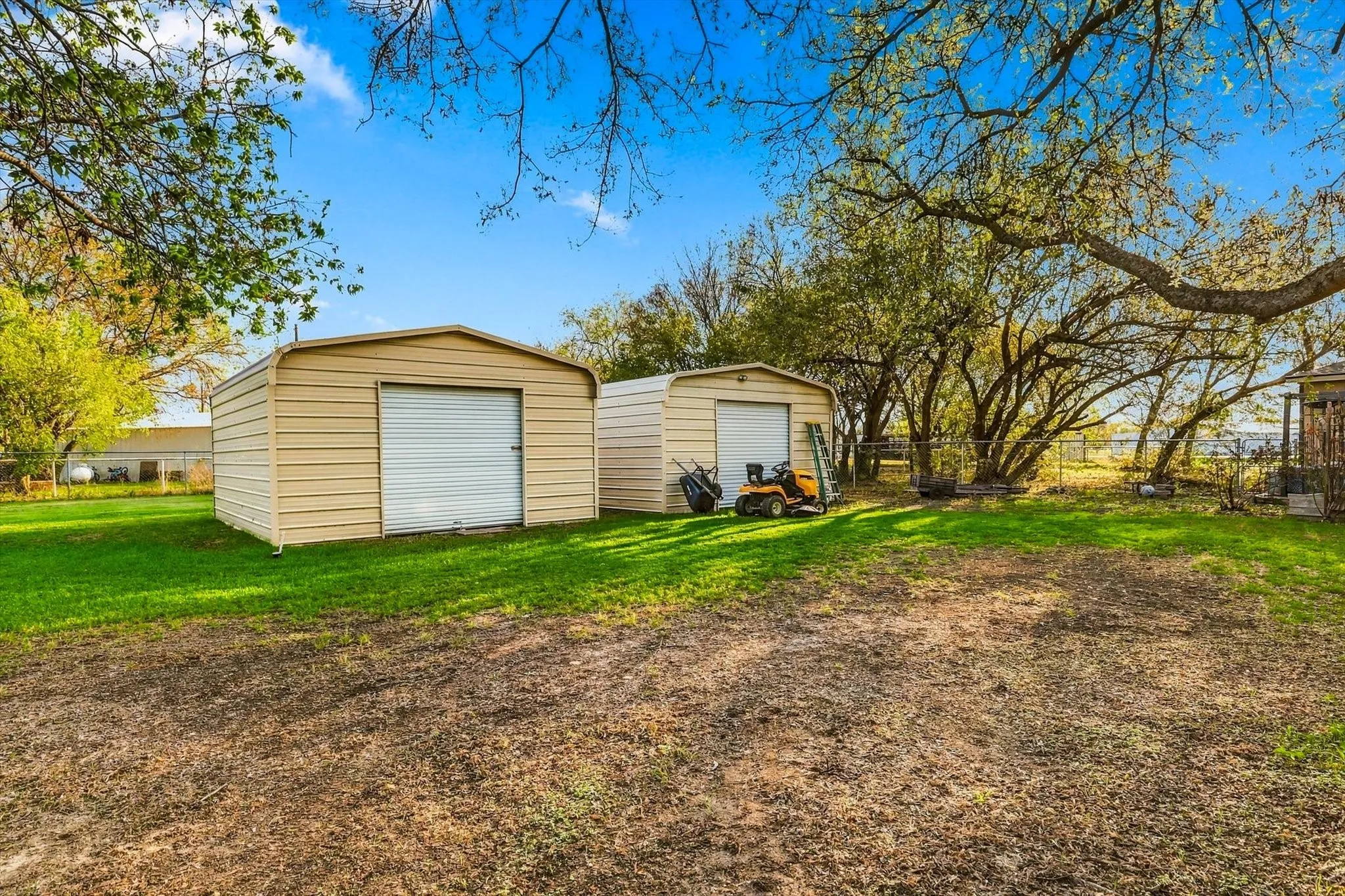 Manufactured Home For Sale in Denton County , 1250 Nutmeg Lane, Ponder, Texas 76259, 3 Bedroom, 2 Bathroom, Garage spaces, 1,680 Sqft, built in 1999, mls#21413531, Real Estate Agent in Ponder, Homes For Sale in Denton county, Homes For Sale in Ponder, Realtor in Ponder Texas, Real Estate Brokerage Independent Realty Texas, Luminita Cordes Realtor