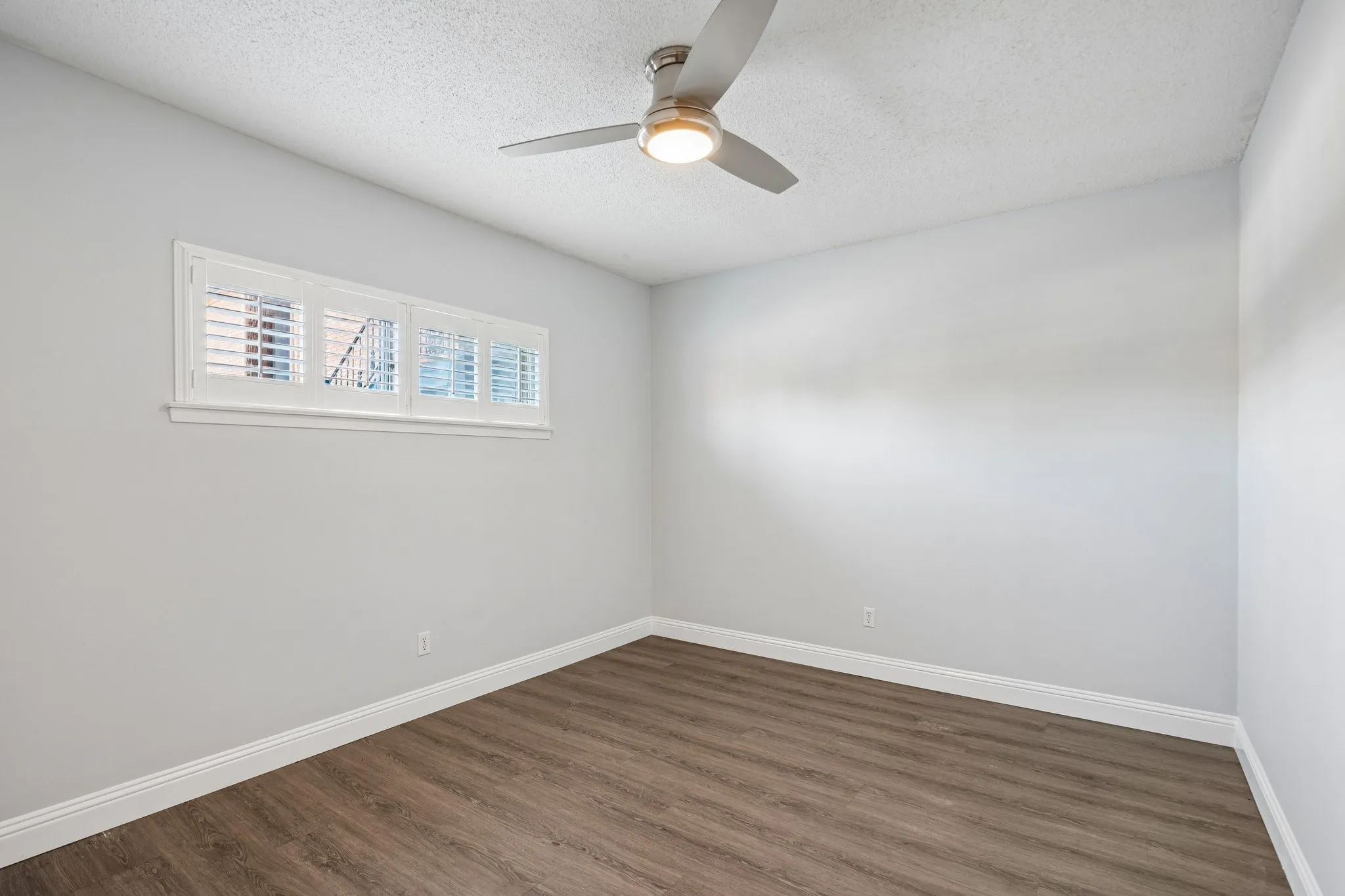 Condominium For Sale in Dallas County , 6017 E University Boulevard 118, Dallas, Texas 75206, 2 Bedroom, 1 Bathroom, Garage spaces, 930 Sqft, built in 1964, mls#21413540, Real Estate Agent in Dallas, Homes For Sale in Dallas county, Homes For Sale in Dallas, Realtor in Dallas Texas, Real Estate Brokerage Independent Realty Texas, Luminita Cordes Realtor