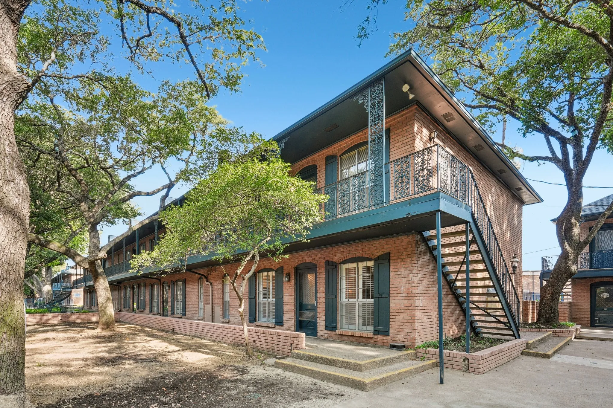 Condominium For Sale in Dallas County , 6017 E University Boulevard 118, Dallas, Texas 75206, 2 Bedroom, 1 Bathroom, Garage spaces, 930 Sqft, built in 1964, mls#21413540, Real Estate Agent in Dallas, Homes For Sale in Dallas county, Homes For Sale in Dallas, Realtor in Dallas Texas, Real Estate Brokerage Independent Realty Texas, Luminita Cordes Realtor