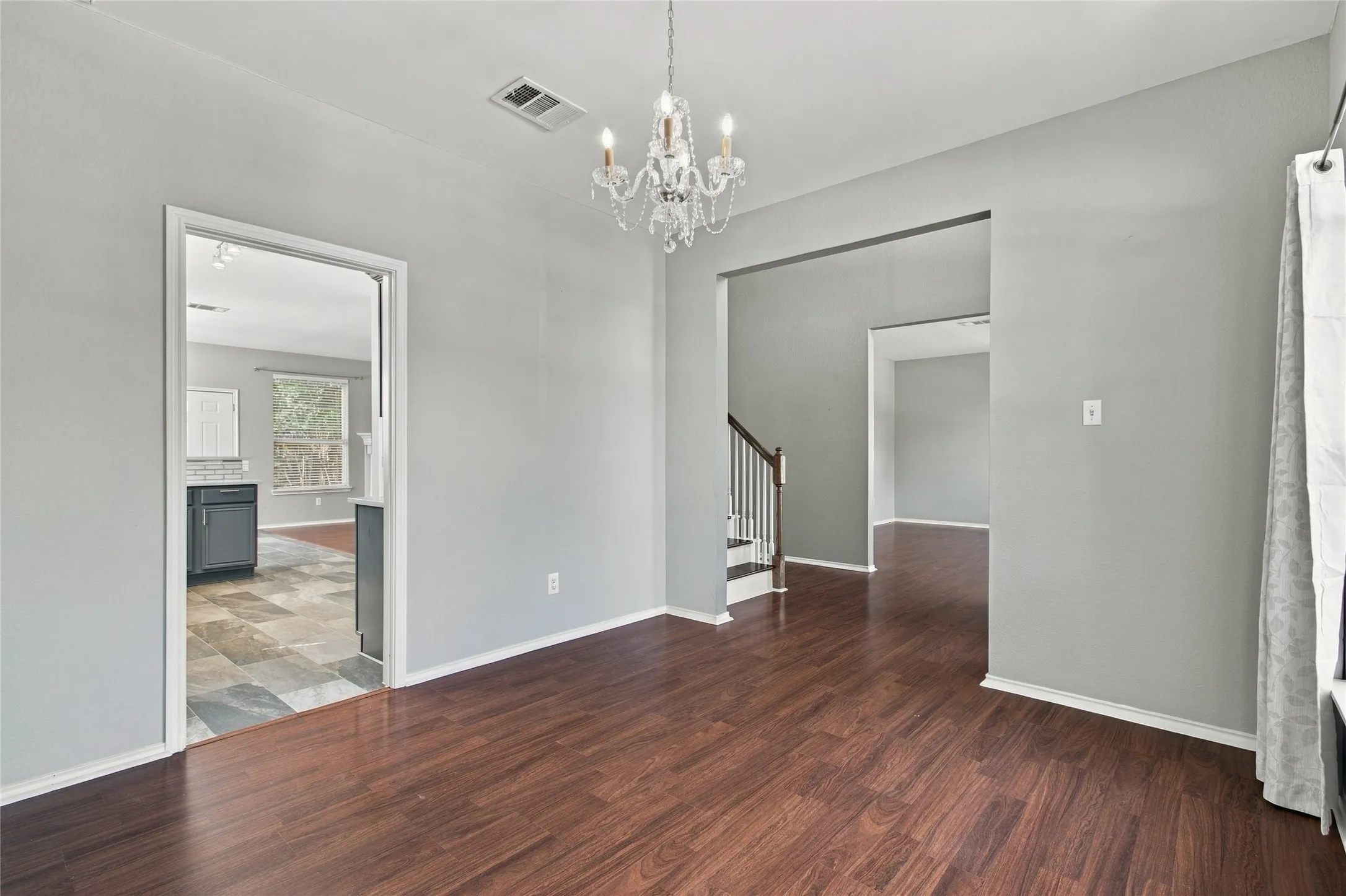 Single Family Residence For Rent in Denton County , 2071 Sunset Lane, Lewisville, Texas 75067, 4 Bedroom, 3 Bathroom, 2 Garage spaces, 2,479 Sqft, built in 1994, mls#21405657, Real Estate Agent in Lewisville, Homes For Rent in Denton county, Homes For Rent in Lewisville, Realtor in Lewisville Texas, Real Estate Brokerage Independent Realty Texas, Luminita Cordes Realtor