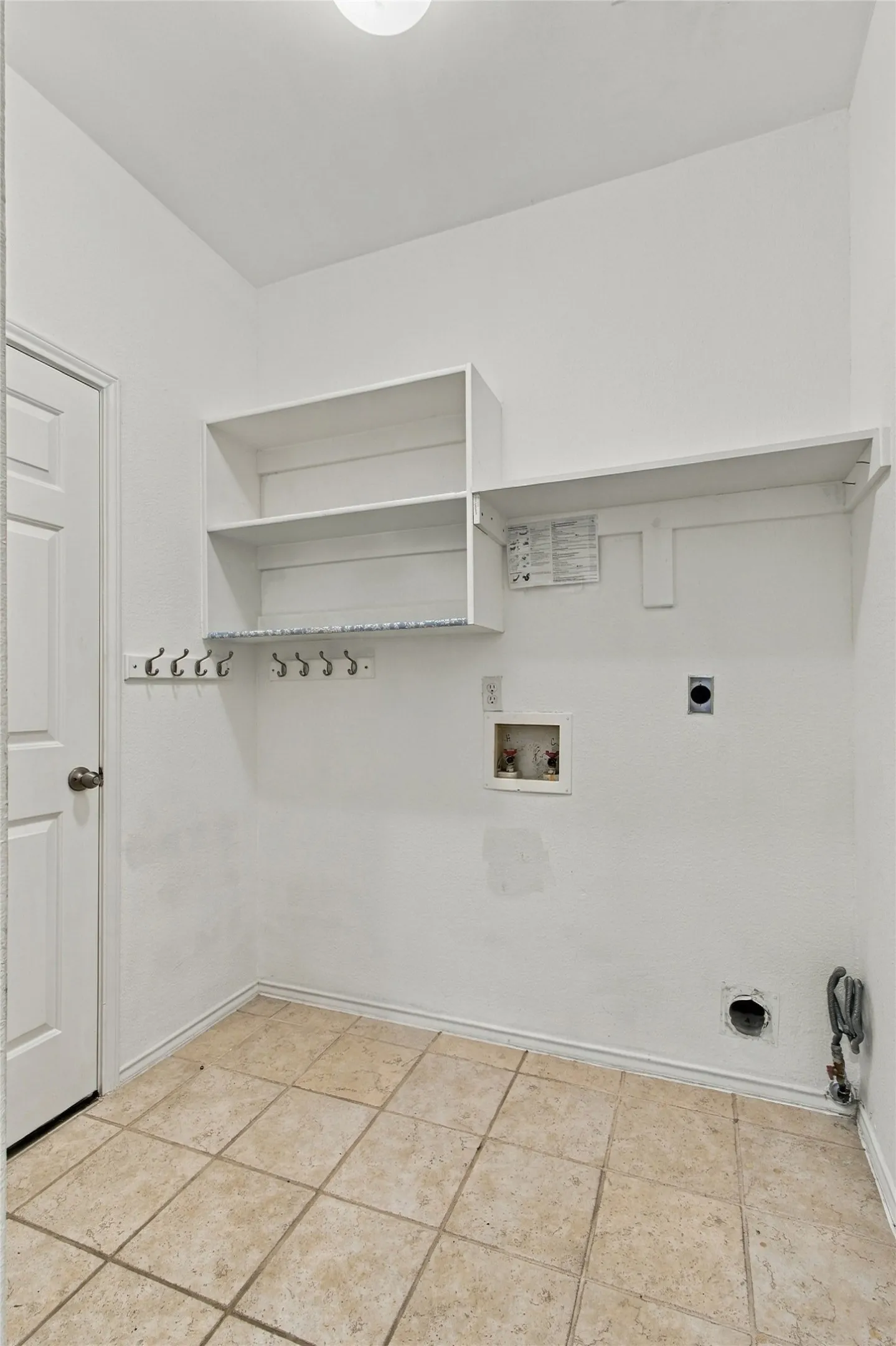 Single Family Residence For Rent in Denton County , 2071 Sunset Lane, Lewisville, Texas 75067, 4 Bedroom, 3 Bathroom, 2 Garage spaces, 2,479 Sqft, built in 1994, mls#21405657, Real Estate Agent in Lewisville, Homes For Rent in Denton county, Homes For Rent in Lewisville, Realtor in Lewisville Texas, Real Estate Brokerage Independent Realty Texas, Luminita Cordes Realtor
