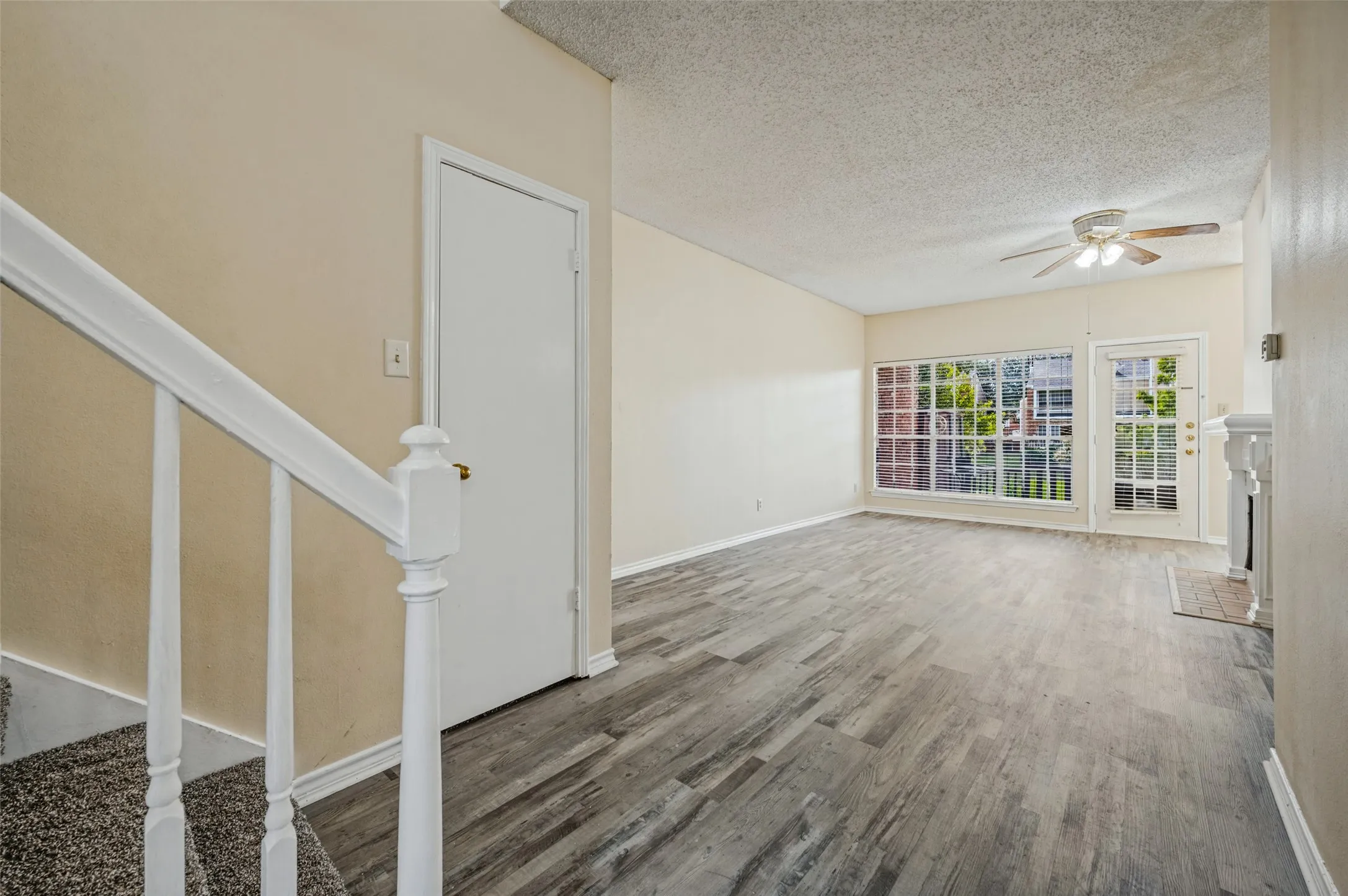 Townhouse For Sale in Dallas County , 2320 Northlake Court, Irving, Texas 75038, 2 Bedroom, 3 Bathroom, Garage spaces, 1,292 Sqft, built in 1983, mls#21413551, Real Estate Agent in Irving, Homes For Sale in Dallas county, Homes For Sale in Irving, Realtor in Irving Texas, Real Estate Brokerage Independent Realty Texas, Luminita Cordes Realtor