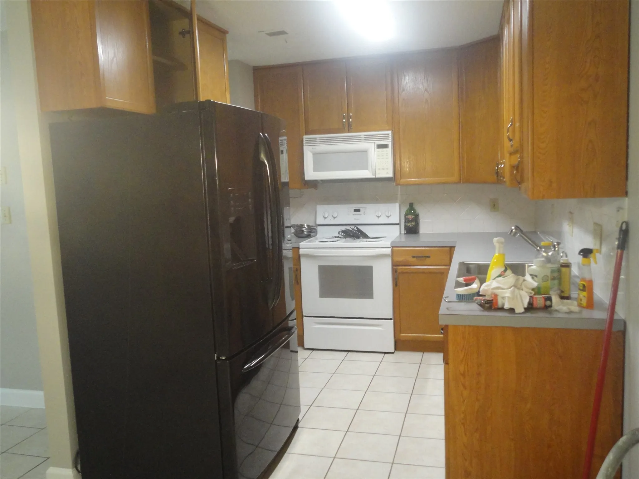 Condominium For Rent in Dallas County , 2200 E Trinity Mills Road 403, Carrollton, Texas 75006, 2 Bedroom, 2 Bathroom, Garage spaces, 892 Sqft, built in 1980, mls#21412402, Real Estate Agent in Carrollton, Homes For Rent in Dallas county, Homes For Rent in Carrollton, Realtor in Carrollton Texas, Real Estate Brokerage Independent Realty Texas, Luminita Cordes Realtor