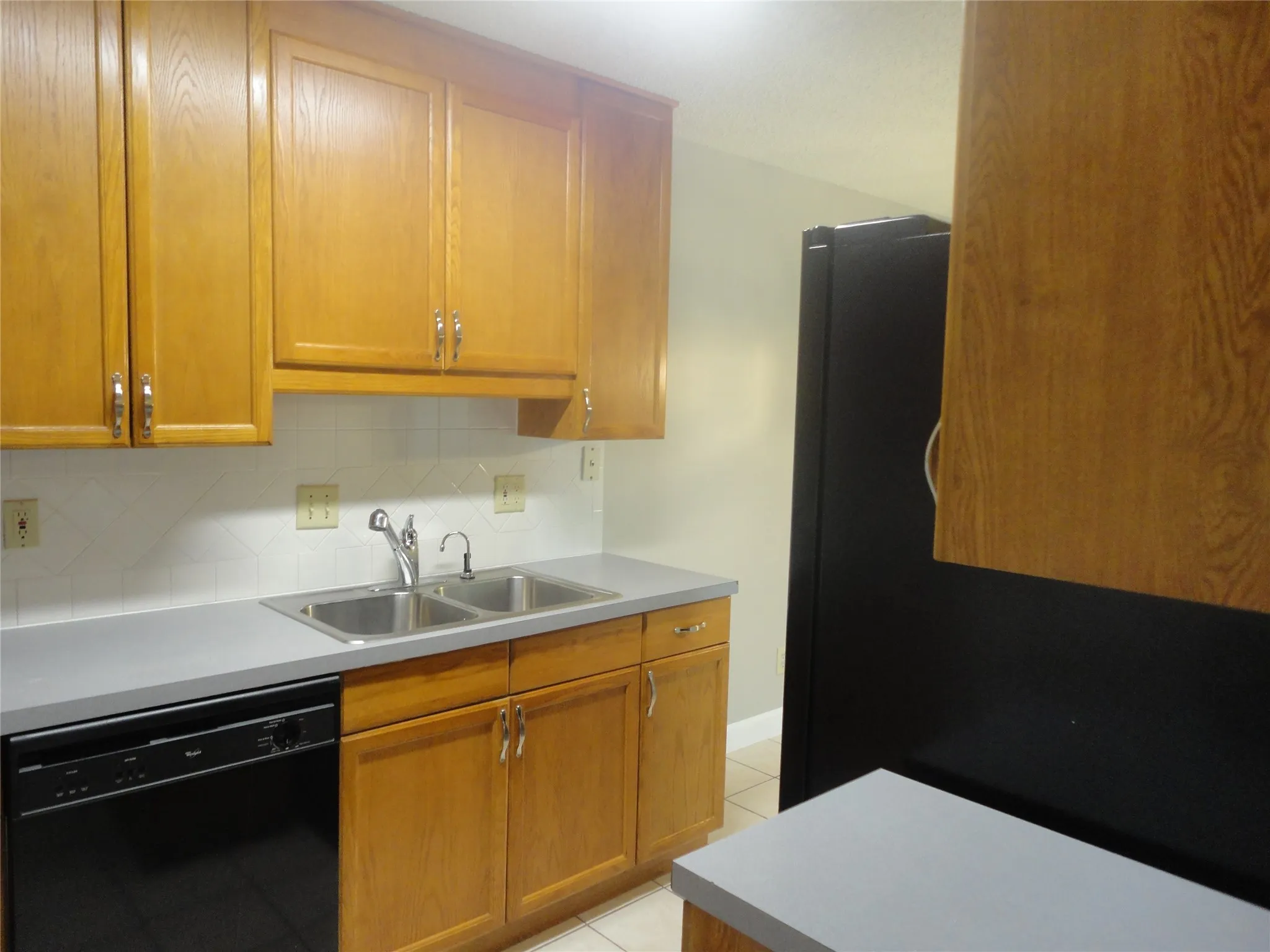 Condominium For Rent in Dallas County , 2200 E Trinity Mills Road 403, Carrollton, Texas 75006, 2 Bedroom, 2 Bathroom, Garage spaces, 892 Sqft, built in 1980, mls#21412402, Real Estate Agent in Carrollton, Homes For Rent in Dallas county, Homes For Rent in Carrollton, Realtor in Carrollton Texas, Real Estate Brokerage Independent Realty Texas, Luminita Cordes Realtor
