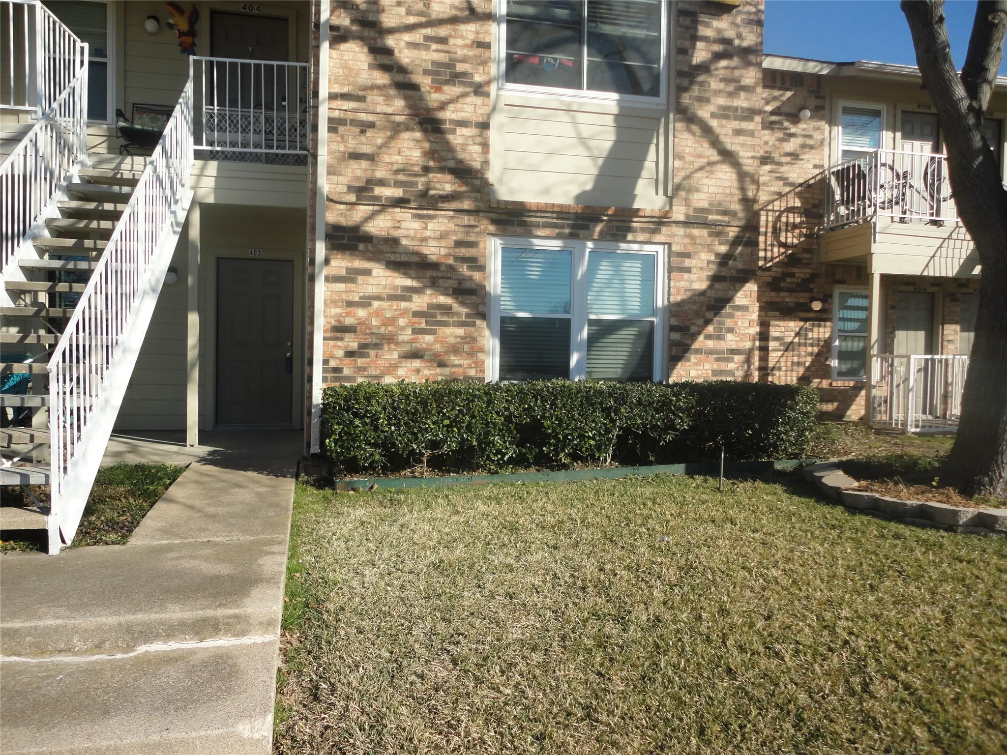 Condominium For Rent in Dallas County , 2200 E Trinity Mills Road 403, Carrollton, Texas 75006, 2 Bedroom, 2 Bathroom, Garage spaces, 892 Sqft, built in 1980, mls#21412402, Real Estate Agent in Carrollton, Homes For Rent in Dallas county, Homes For Rent in Carrollton, Realtor in Carrollton Texas, Real Estate Brokerage Independent Realty Texas, Luminita Cordes Realtor