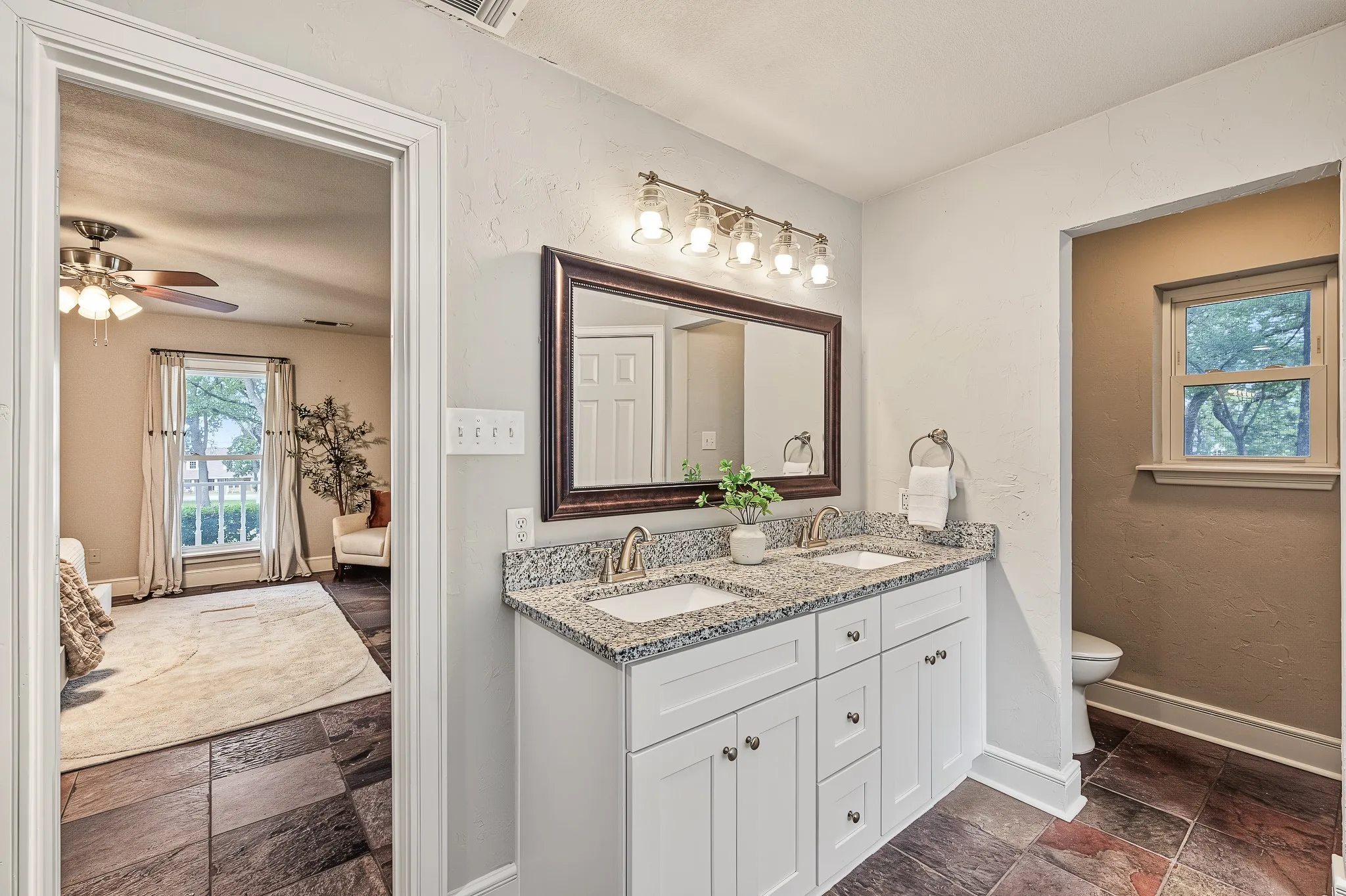 Single Family Residence For Sale in Denton County , 901 Pioneer Circle W, Argyle, Texas 76226, 3 Bedroom, 3 Bathroom, 2 Garage spaces, 2,570 Sqft, built in 1987, mls#21413570, Real Estate Agent in Argyle, Homes For Sale in Denton county, Homes For Sale in Argyle, Realtor in Argyle Texas, Real Estate Brokerage Independent Realty Texas, Luminita Cordes Realtor