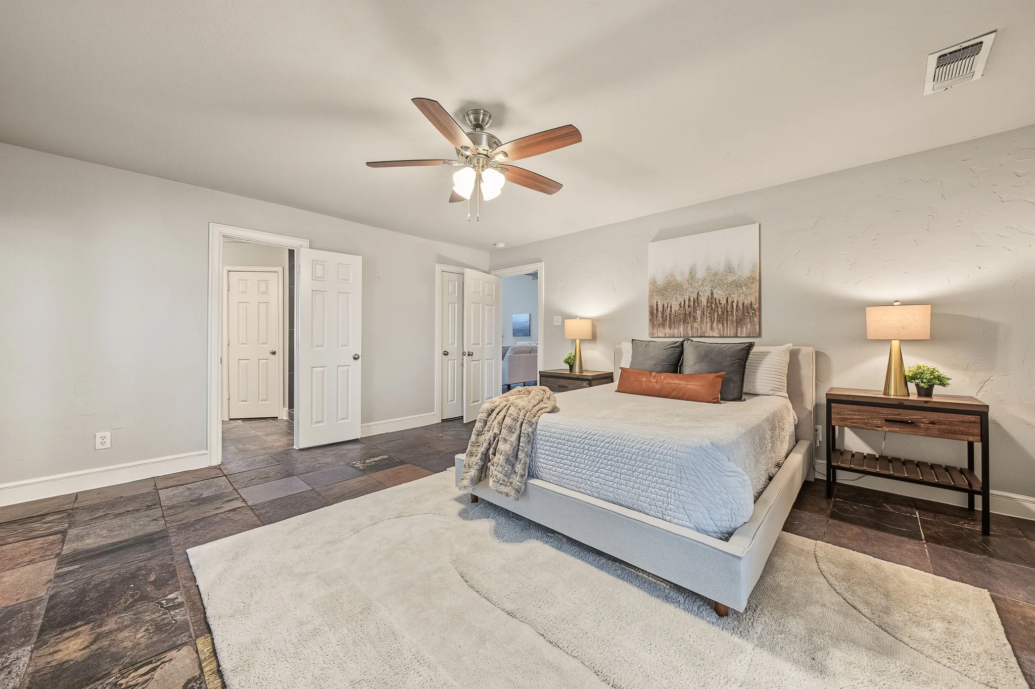 Single Family Residence For Sale in Denton County , 901 Pioneer Circle W, Argyle, Texas 76226, 3 Bedroom, 3 Bathroom, 2 Garage spaces, 2,570 Sqft, built in 1987, mls#21413570, Real Estate Agent in Argyle, Homes For Sale in Denton county, Homes For Sale in Argyle, Realtor in Argyle Texas, Real Estate Brokerage Independent Realty Texas, Luminita Cordes Realtor