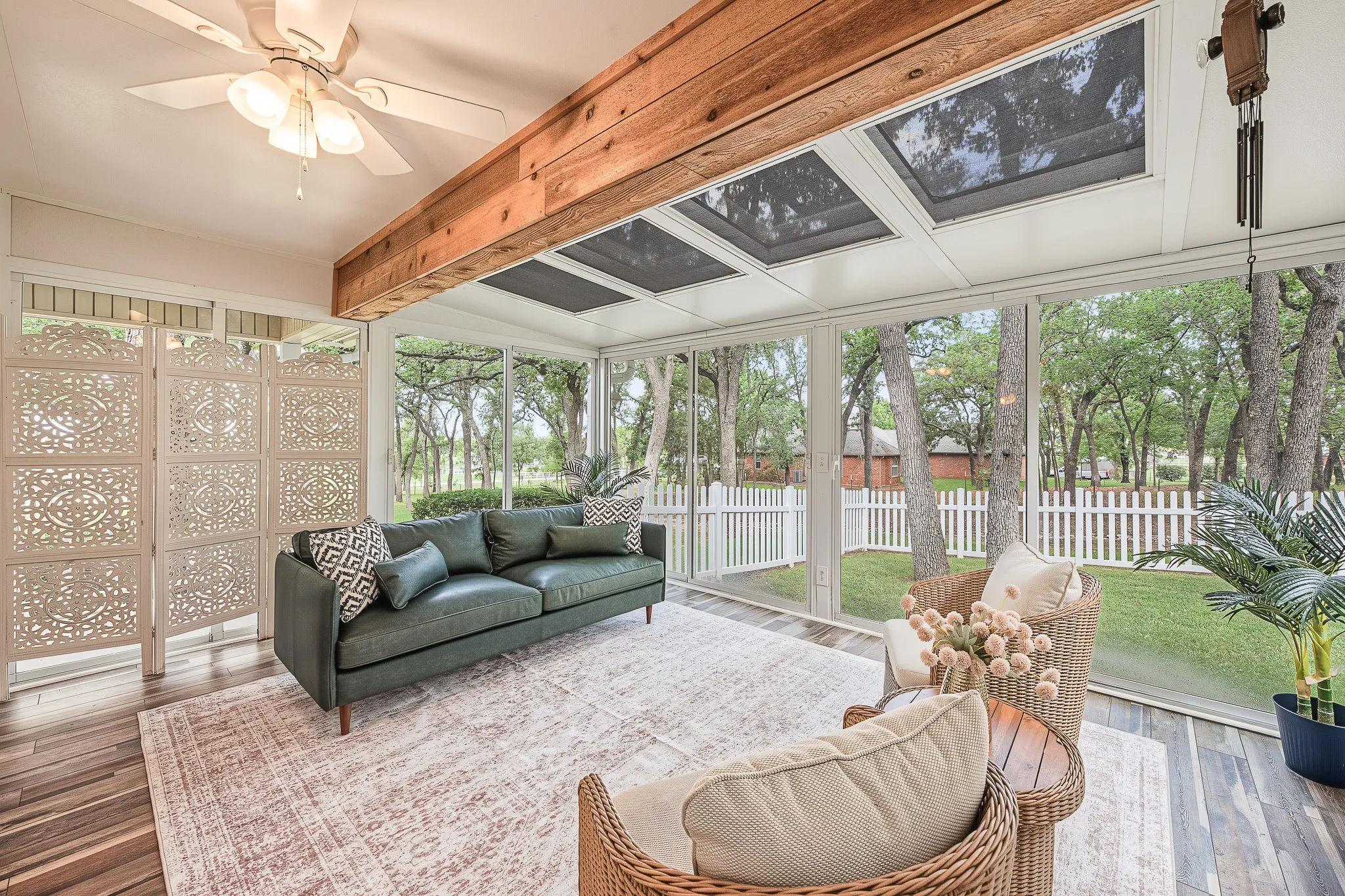 Single Family Residence For Sale in Denton County , 901 Pioneer Circle W, Argyle, Texas 76226, 3 Bedroom, 3 Bathroom, 2 Garage spaces, 2,570 Sqft, built in 1987, mls#21413570, Real Estate Agent in Argyle, Homes For Sale in Denton county, Homes For Sale in Argyle, Realtor in Argyle Texas, Real Estate Brokerage Independent Realty Texas, Luminita Cordes Realtor