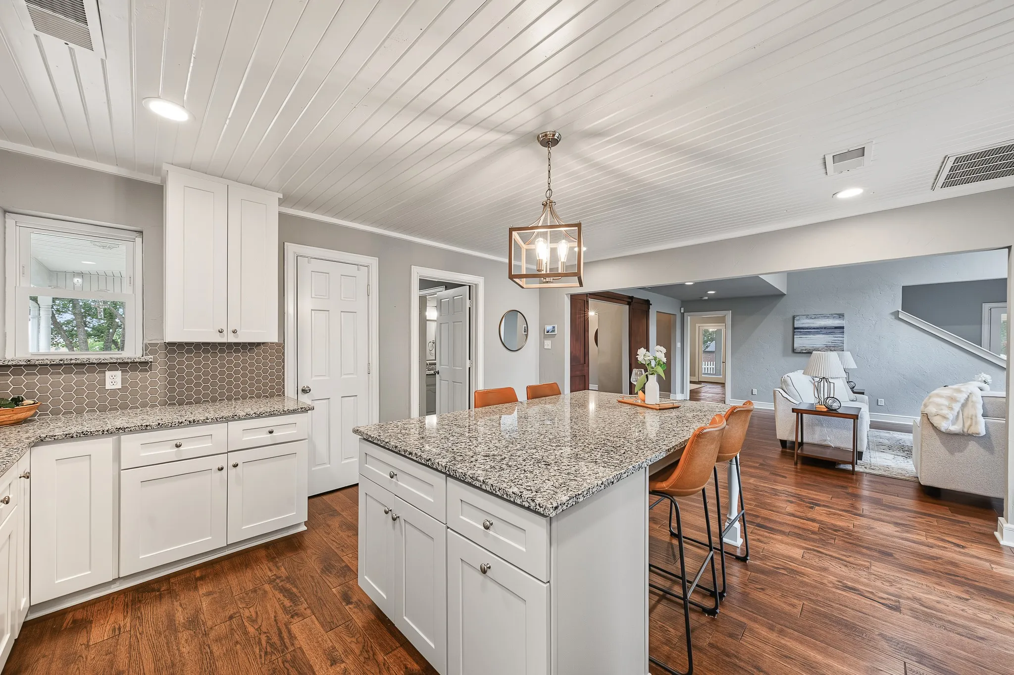 Single Family Residence For Sale in Denton County , 901 Pioneer Circle W, Argyle, Texas 76226, 3 Bedroom, 3 Bathroom, 2 Garage spaces, 2,570 Sqft, built in 1987, mls#21413570, Real Estate Agent in Argyle, Homes For Sale in Denton county, Homes For Sale in Argyle, Realtor in Argyle Texas, Real Estate Brokerage Independent Realty Texas, Luminita Cordes Realtor