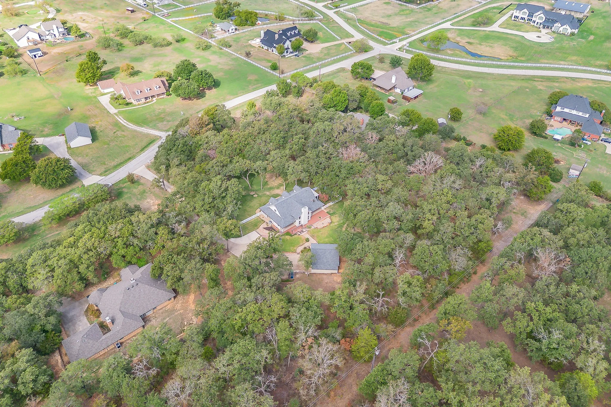 Single Family Residence For Sale in Denton County , 901 Pioneer Circle W, Argyle, Texas 76226, 3 Bedroom, 3 Bathroom, 2 Garage spaces, 2,570 Sqft, built in 1987, mls#21413570, Real Estate Agent in Argyle, Homes For Sale in Denton county, Homes For Sale in Argyle, Realtor in Argyle Texas, Real Estate Brokerage Independent Realty Texas, Luminita Cordes Realtor