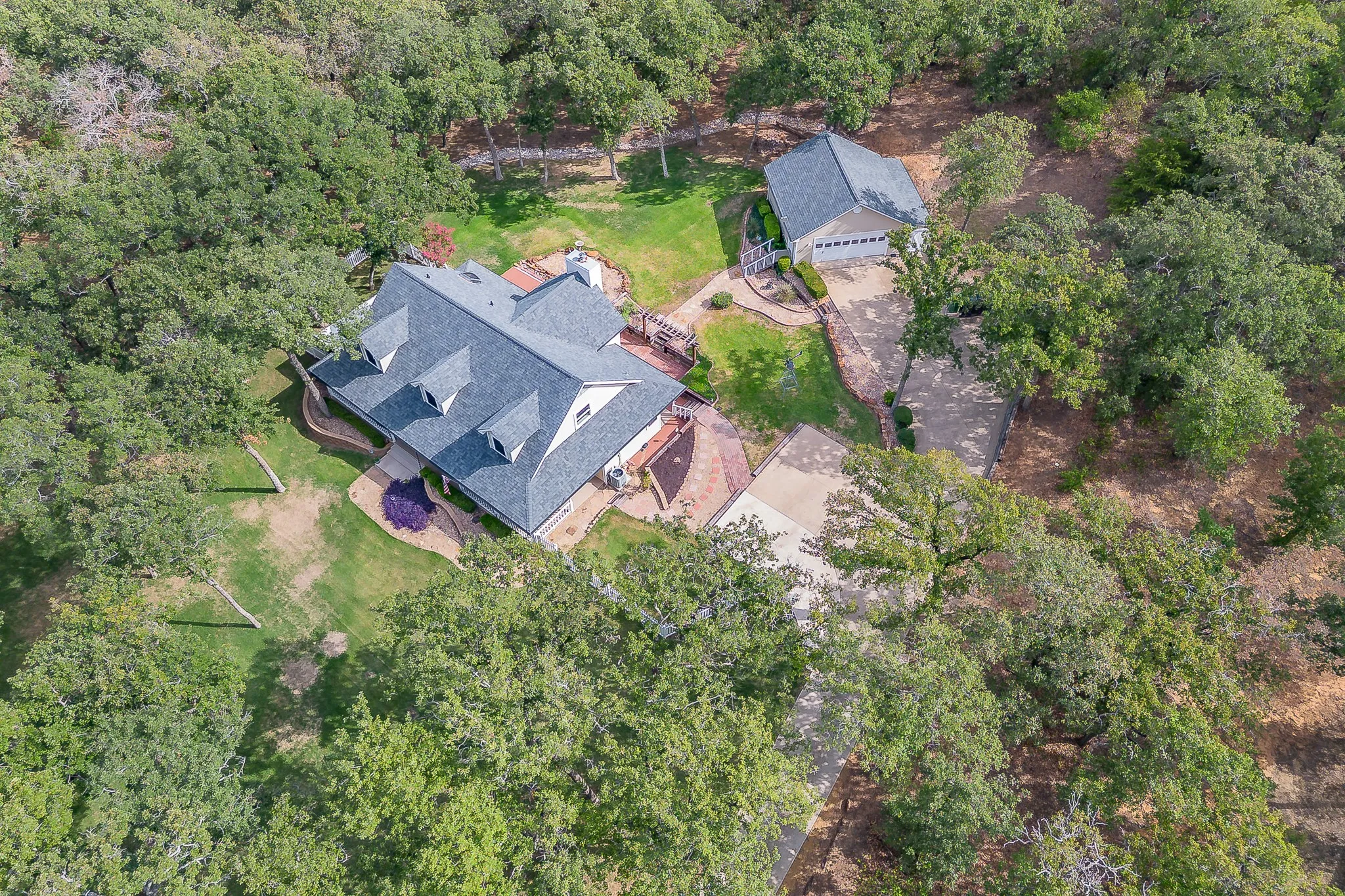 Single Family Residence For Sale in Denton County , 901 Pioneer Circle W, Argyle, Texas 76226, 3 Bedroom, 3 Bathroom, 2 Garage spaces, 2,570 Sqft, built in 1987, mls#21413570, Real Estate Agent in Argyle, Homes For Sale in Denton county, Homes For Sale in Argyle, Realtor in Argyle Texas, Real Estate Brokerage Independent Realty Texas, Luminita Cordes Realtor