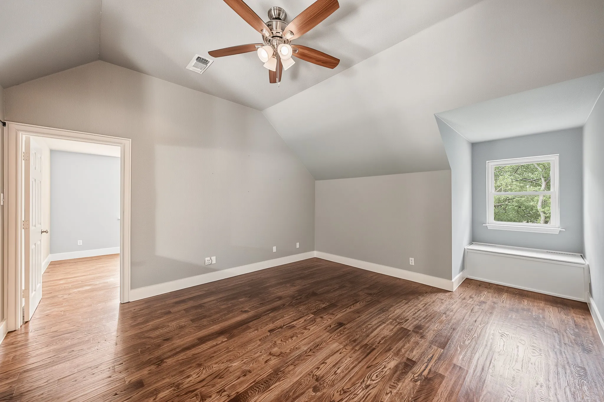 Single Family Residence For Sale in Denton County , 901 Pioneer Circle W, Argyle, Texas 76226, 3 Bedroom, 3 Bathroom, 2 Garage spaces, 2,570 Sqft, built in 1987, mls#21413570, Real Estate Agent in Argyle, Homes For Sale in Denton county, Homes For Sale in Argyle, Realtor in Argyle Texas, Real Estate Brokerage Independent Realty Texas, Luminita Cordes Realtor