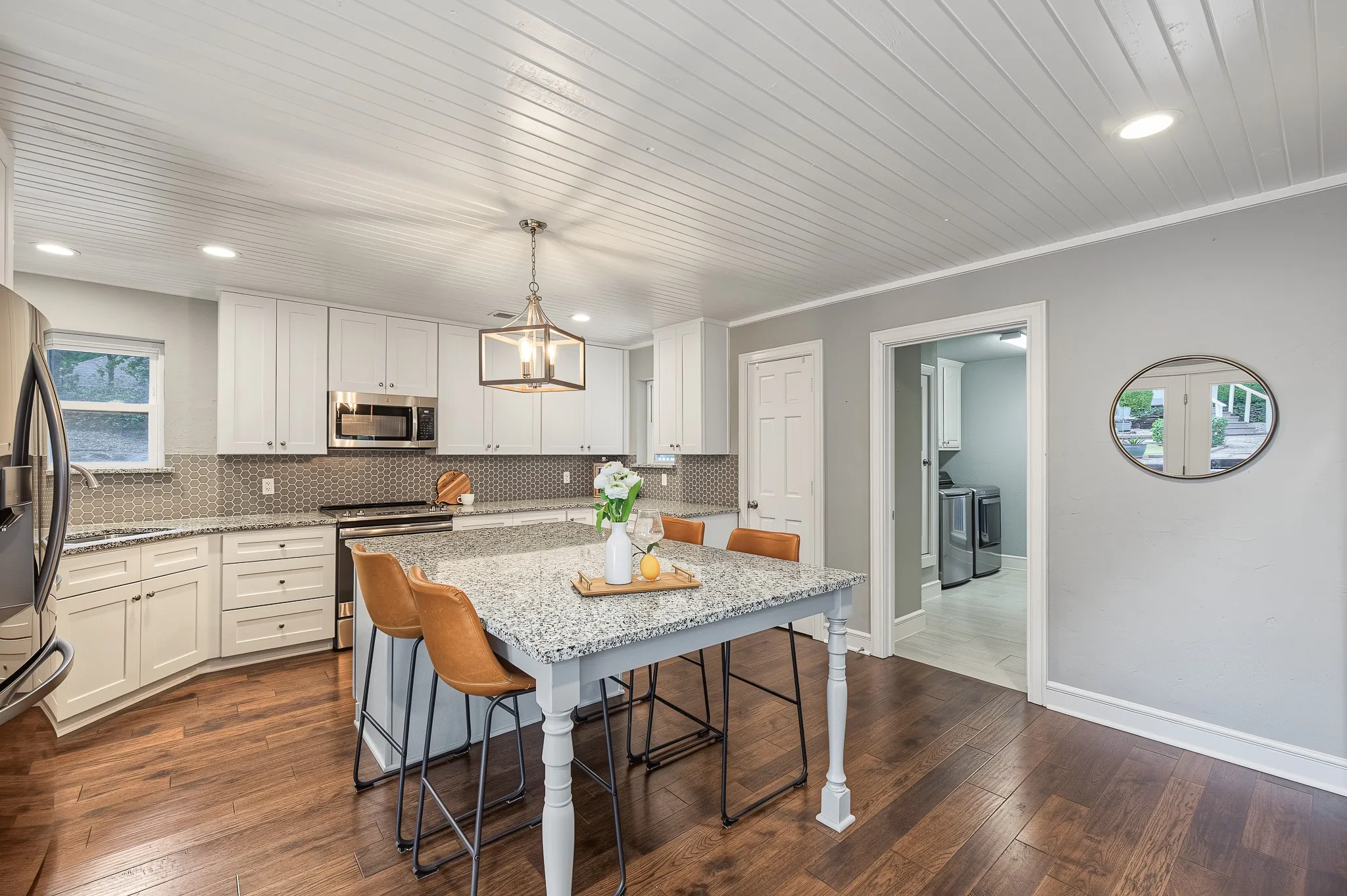 Single Family Residence For Sale in Denton County , 901 Pioneer Circle W, Argyle, Texas 76226, 3 Bedroom, 3 Bathroom, 2 Garage spaces, 2,570 Sqft, built in 1987, mls#21413570, Real Estate Agent in Argyle, Homes For Sale in Denton county, Homes For Sale in Argyle, Realtor in Argyle Texas, Real Estate Brokerage Independent Realty Texas, Luminita Cordes Realtor
