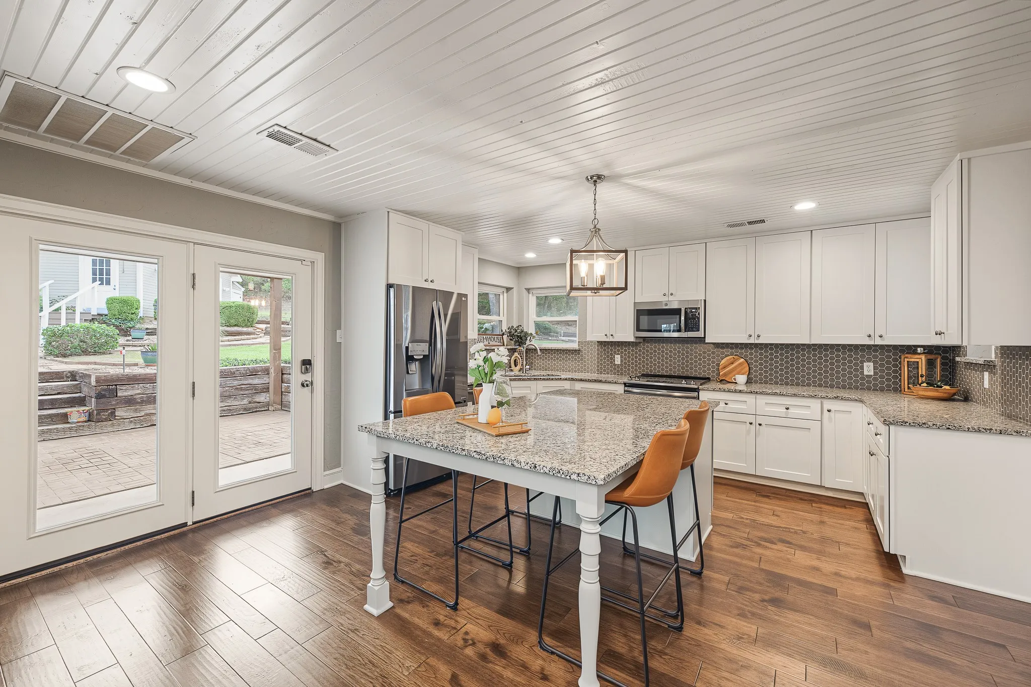 Single Family Residence For Sale in Denton County , 901 Pioneer Circle W, Argyle, Texas 76226, 3 Bedroom, 3 Bathroom, 2 Garage spaces, 2,570 Sqft, built in 1987, mls#21413570, Real Estate Agent in Argyle, Homes For Sale in Denton county, Homes For Sale in Argyle, Realtor in Argyle Texas, Real Estate Brokerage Independent Realty Texas, Luminita Cordes Realtor