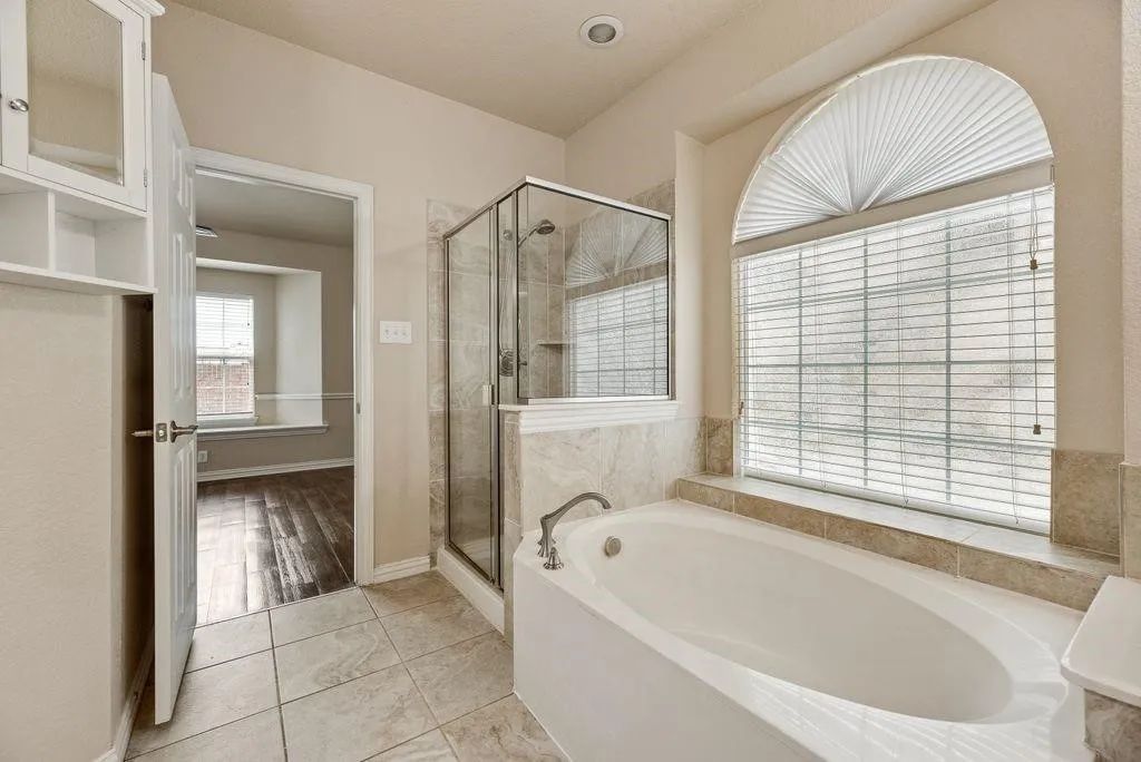 Single Family Residence For Sale in Denton County , 1404 Ashby Drive, Lewisville, Texas 75067, 5 Bedroom, 3 Bathroom, 2 Garage spaces, 2,556 Sqft, built in 2013, mls#21413356, Real Estate Agent in Lewisville, Homes For Sale in Denton county, Homes For Sale in Lewisville, Realtor in Lewisville Texas, Real Estate Brokerage Independent Realty Texas, Luminita Cordes Realtor