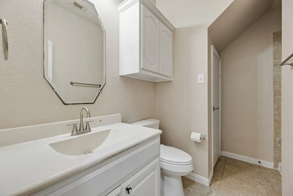 Single Family Residence For Sale in Denton County , 1404 Ashby Drive, Lewisville, Texas 75067, 5 Bedroom, 3 Bathroom, 2 Garage spaces, 2,556 Sqft, built in 2013, mls#21413356, Real Estate Agent in Lewisville, Homes For Sale in Denton county, Homes For Sale in Lewisville, Realtor in Lewisville Texas, Real Estate Brokerage Independent Realty Texas, Luminita Cordes Realtor