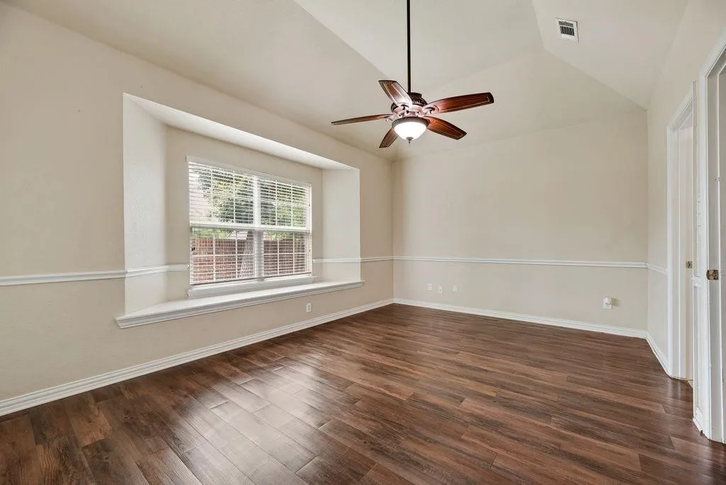 Single Family Residence For Sale in Denton County , 1404 Ashby Drive, Lewisville, Texas 75067, 5 Bedroom, 3 Bathroom, 2 Garage spaces, 2,556 Sqft, built in 2013, mls#21413356, Real Estate Agent in Lewisville, Homes For Sale in Denton county, Homes For Sale in Lewisville, Realtor in Lewisville Texas, Real Estate Brokerage Independent Realty Texas, Luminita Cordes Realtor