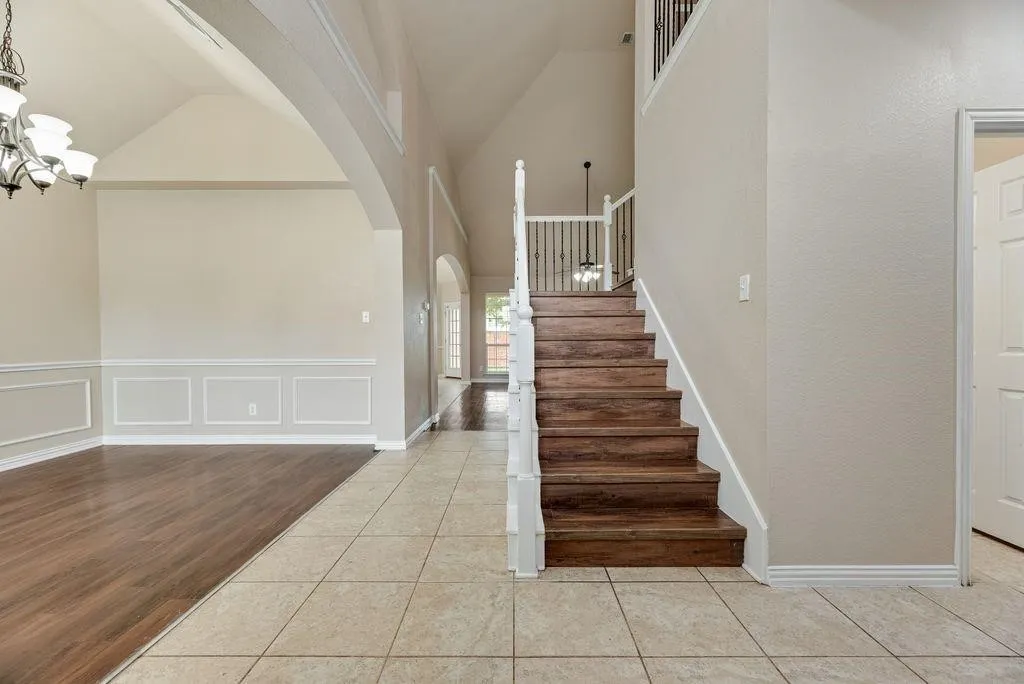 Single Family Residence For Sale in Denton County , 1404 Ashby Drive, Lewisville, Texas 75067, 5 Bedroom, 3 Bathroom, 2 Garage spaces, 2,556 Sqft, built in 2013, mls#21413356, Real Estate Agent in Lewisville, Homes For Sale in Denton county, Homes For Sale in Lewisville, Realtor in Lewisville Texas, Real Estate Brokerage Independent Realty Texas, Luminita Cordes Realtor