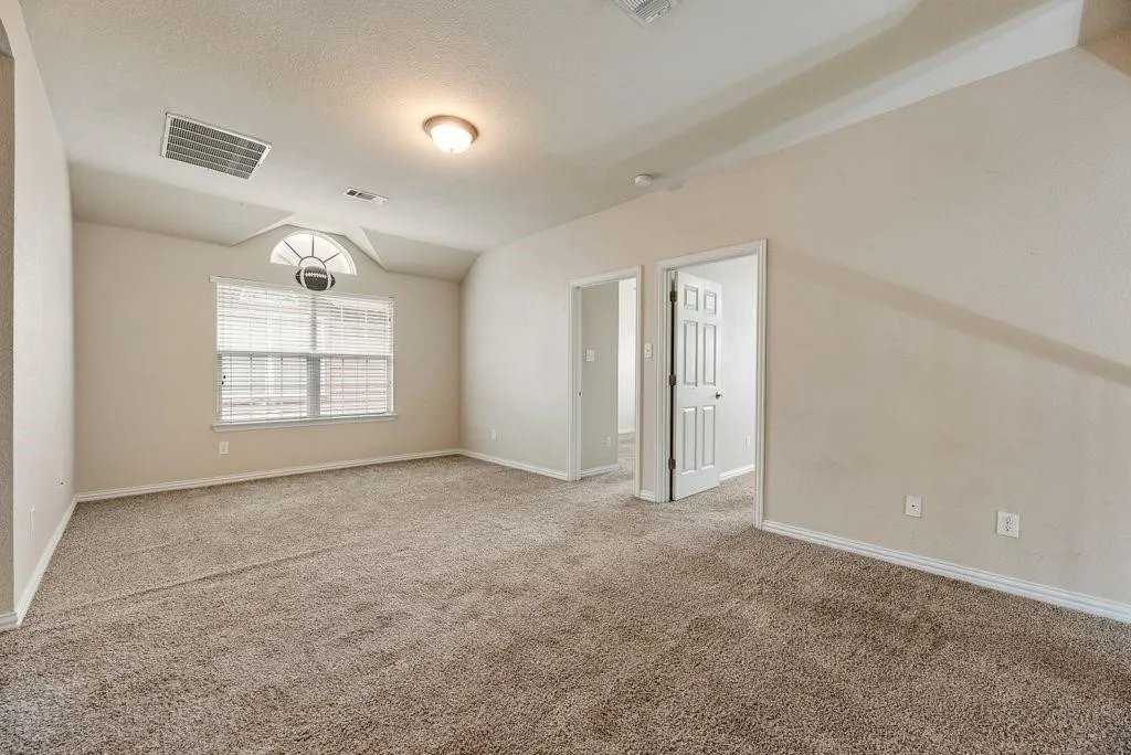 Single Family Residence For Sale in Denton County , 1404 Ashby Drive, Lewisville, Texas 75067, 5 Bedroom, 3 Bathroom, 2 Garage spaces, 2,556 Sqft, built in 2013, mls#21413356, Real Estate Agent in Lewisville, Homes For Sale in Denton county, Homes For Sale in Lewisville, Realtor in Lewisville Texas, Real Estate Brokerage Independent Realty Texas, Luminita Cordes Realtor
