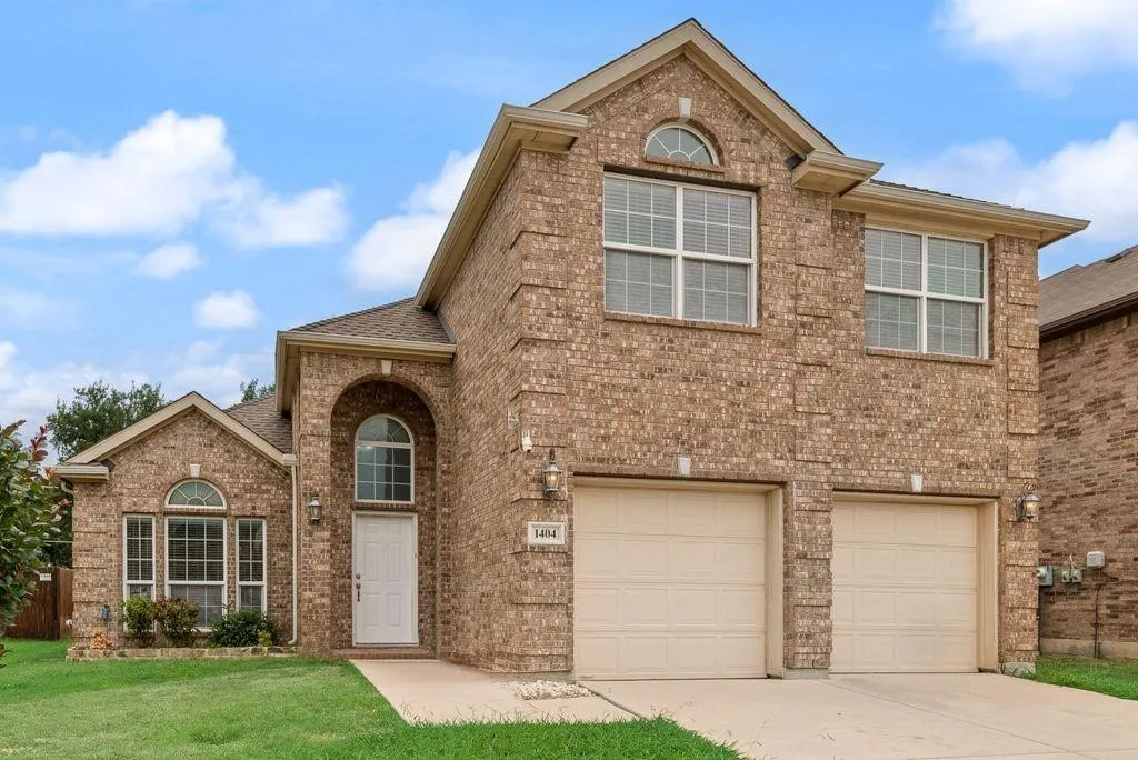 Single Family Residence For Sale in Denton County , 1404 Ashby Drive, Lewisville, Texas 75067, 5 Bedroom, 3 Bathroom, 2 Garage spaces, 2,556 Sqft, built in 2013, mls#21413356, Real Estate Agent in Lewisville, Homes For Sale in Denton county, Homes For Sale in Lewisville, Realtor in Lewisville Texas, Real Estate Brokerage Independent Realty Texas, Luminita Cordes Realtor