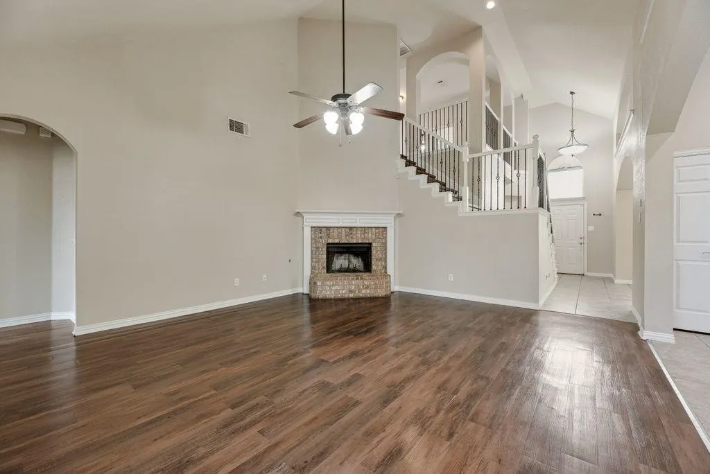 Single Family Residence For Sale in Denton County , 1404 Ashby Drive, Lewisville, Texas 75067, 5 Bedroom, 3 Bathroom, 2 Garage spaces, 2,556 Sqft, built in 2013, mls#21413356, Real Estate Agent in Lewisville, Homes For Sale in Denton county, Homes For Sale in Lewisville, Realtor in Lewisville Texas, Real Estate Brokerage Independent Realty Texas, Luminita Cordes Realtor