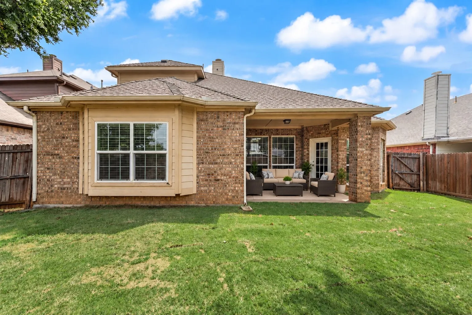 Single Family Residence For Sale in Denton County , 1404 Ashby Drive, Lewisville, Texas 75067, 5 Bedroom, 3 Bathroom, 2 Garage spaces, 2,556 Sqft, built in 2013, mls#21413356, Real Estate Agent in Lewisville, Homes For Sale in Denton county, Homes For Sale in Lewisville, Realtor in Lewisville Texas, Real Estate Brokerage Independent Realty Texas, Luminita Cordes Realtor